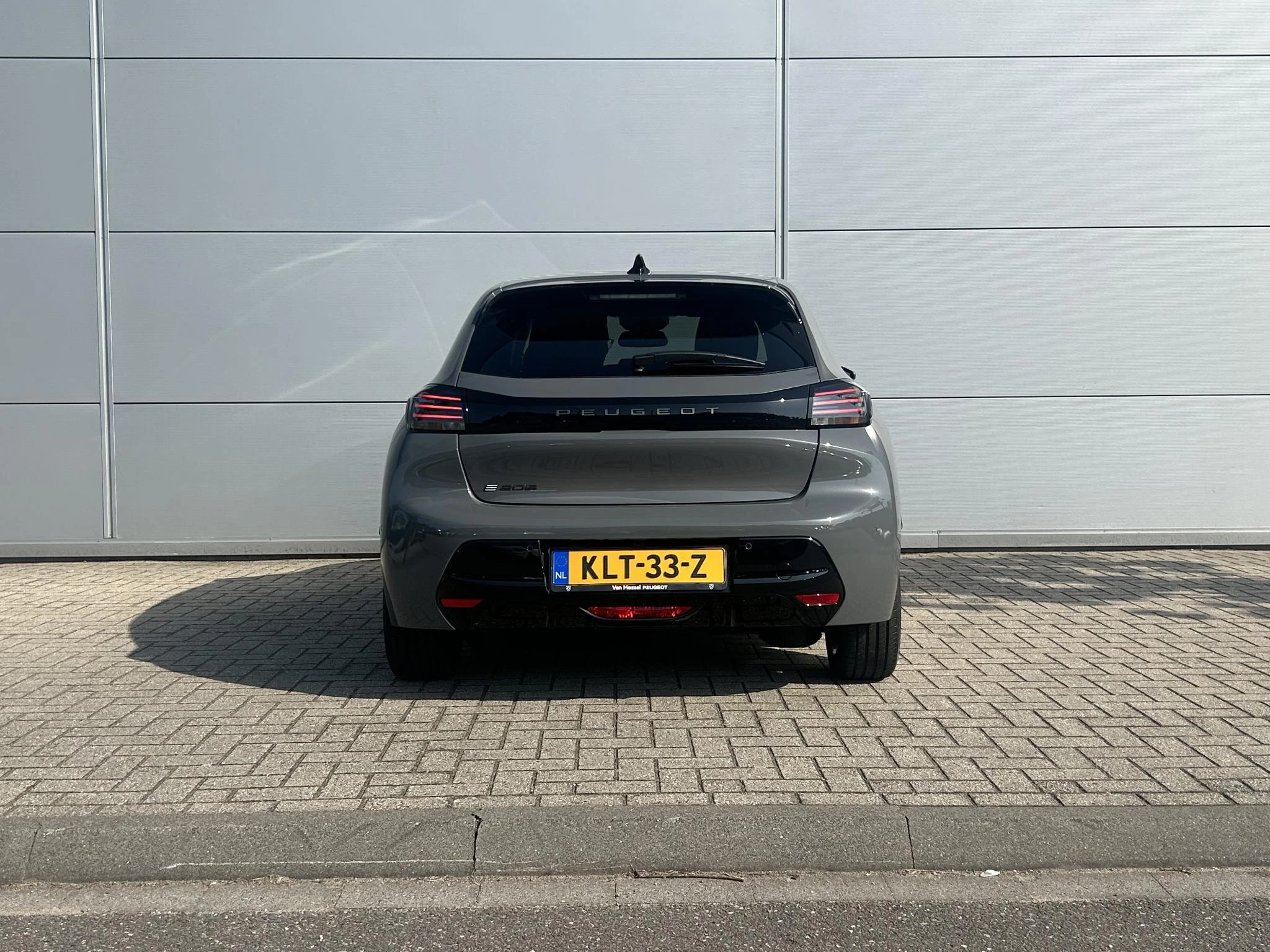 Peugeot-e-208-image-4