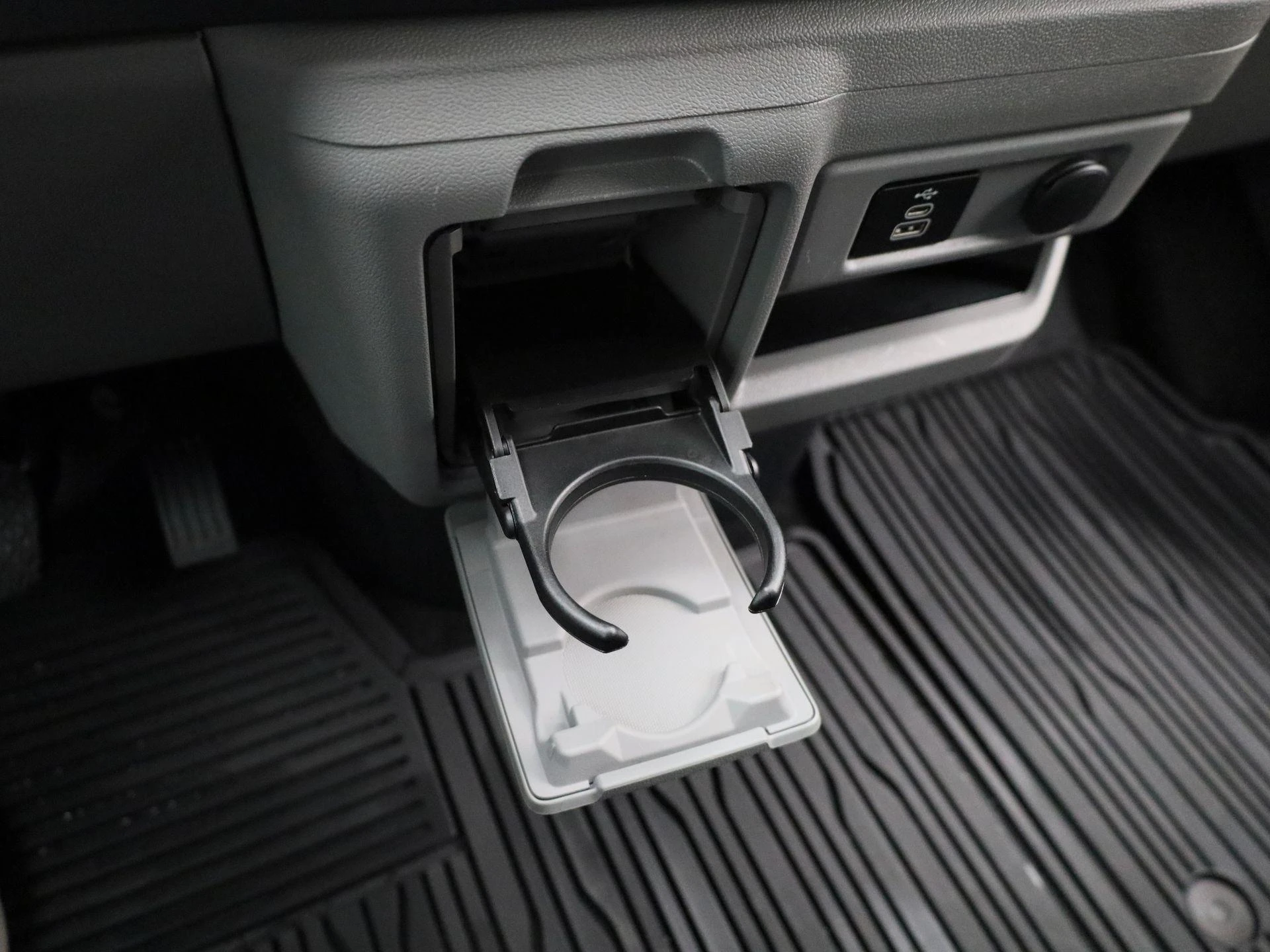 Ford-Transit Custom-image-26