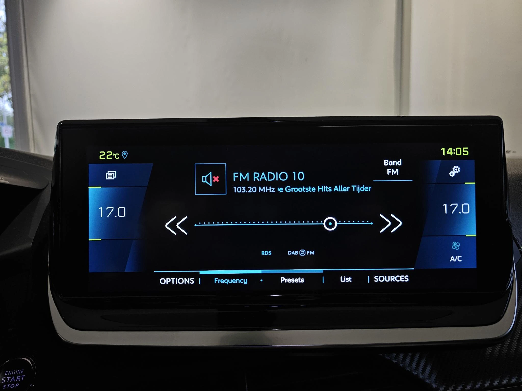 Peugeot-e-2008-image-17