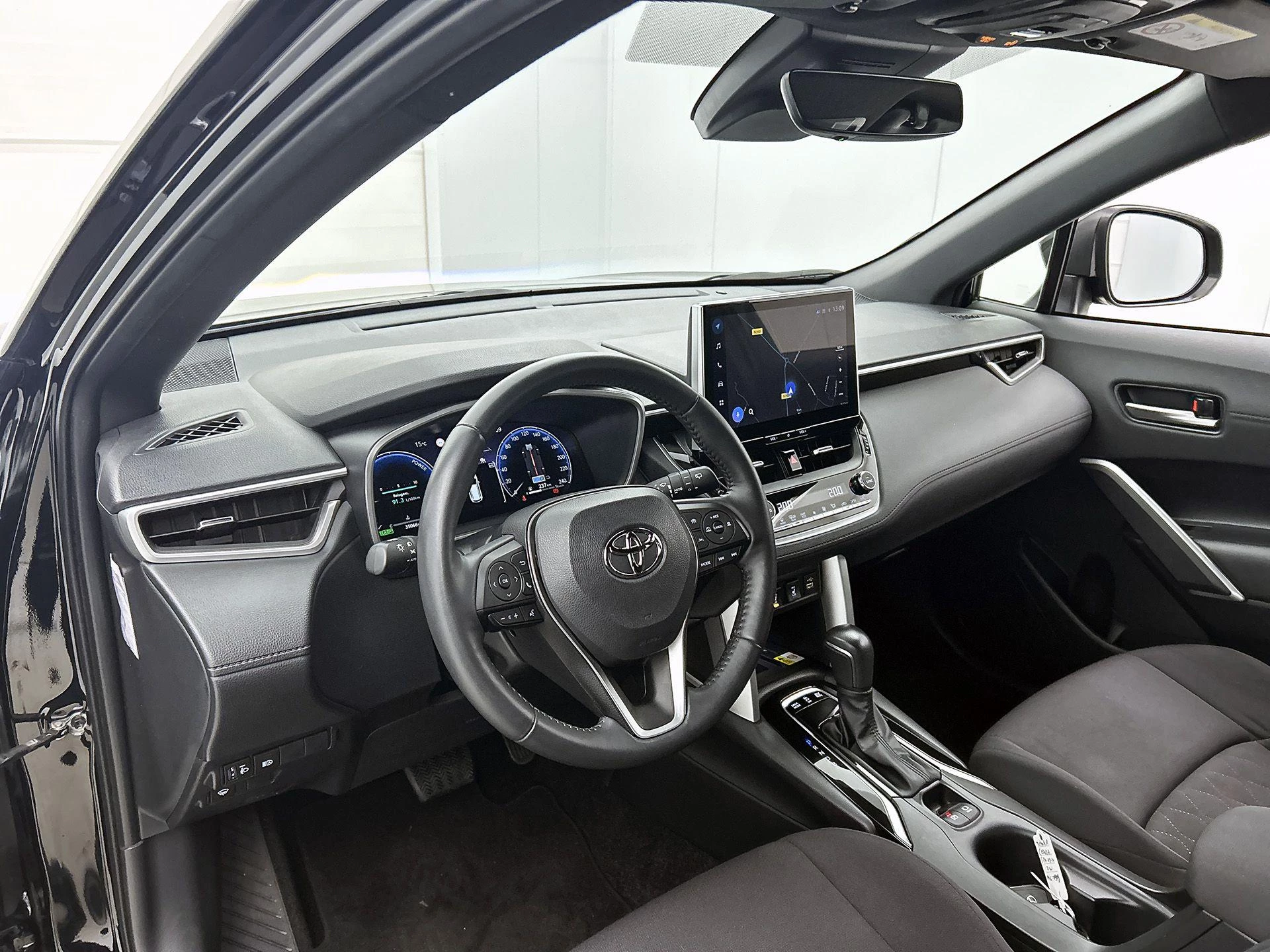 Toyota-Corolla Cross-image-7