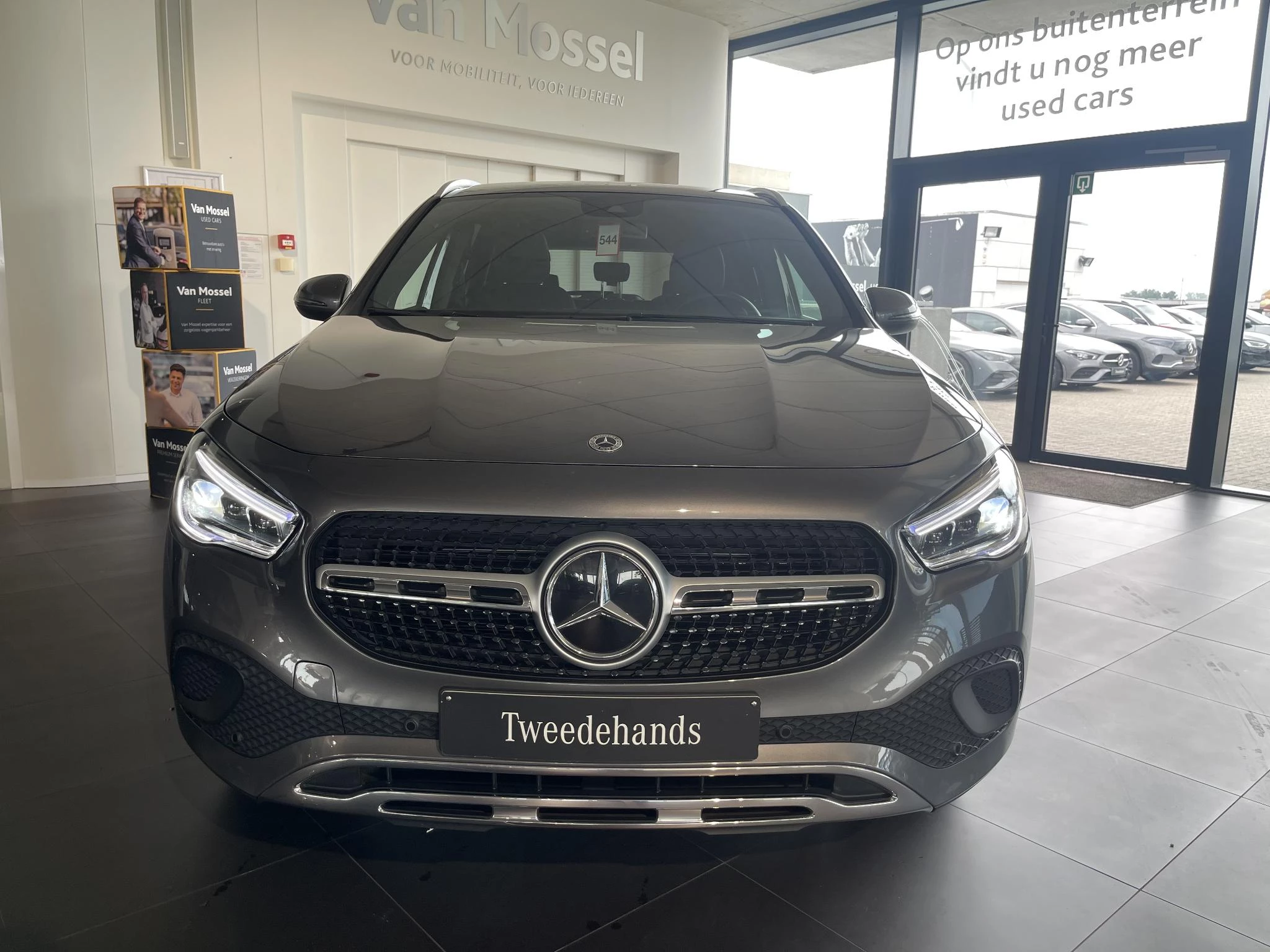 Mercedes-Benz GLA 200 Luxury Line + MULTIBEAM LED + PANO DAK + CARPLAY + TREKHAAK +