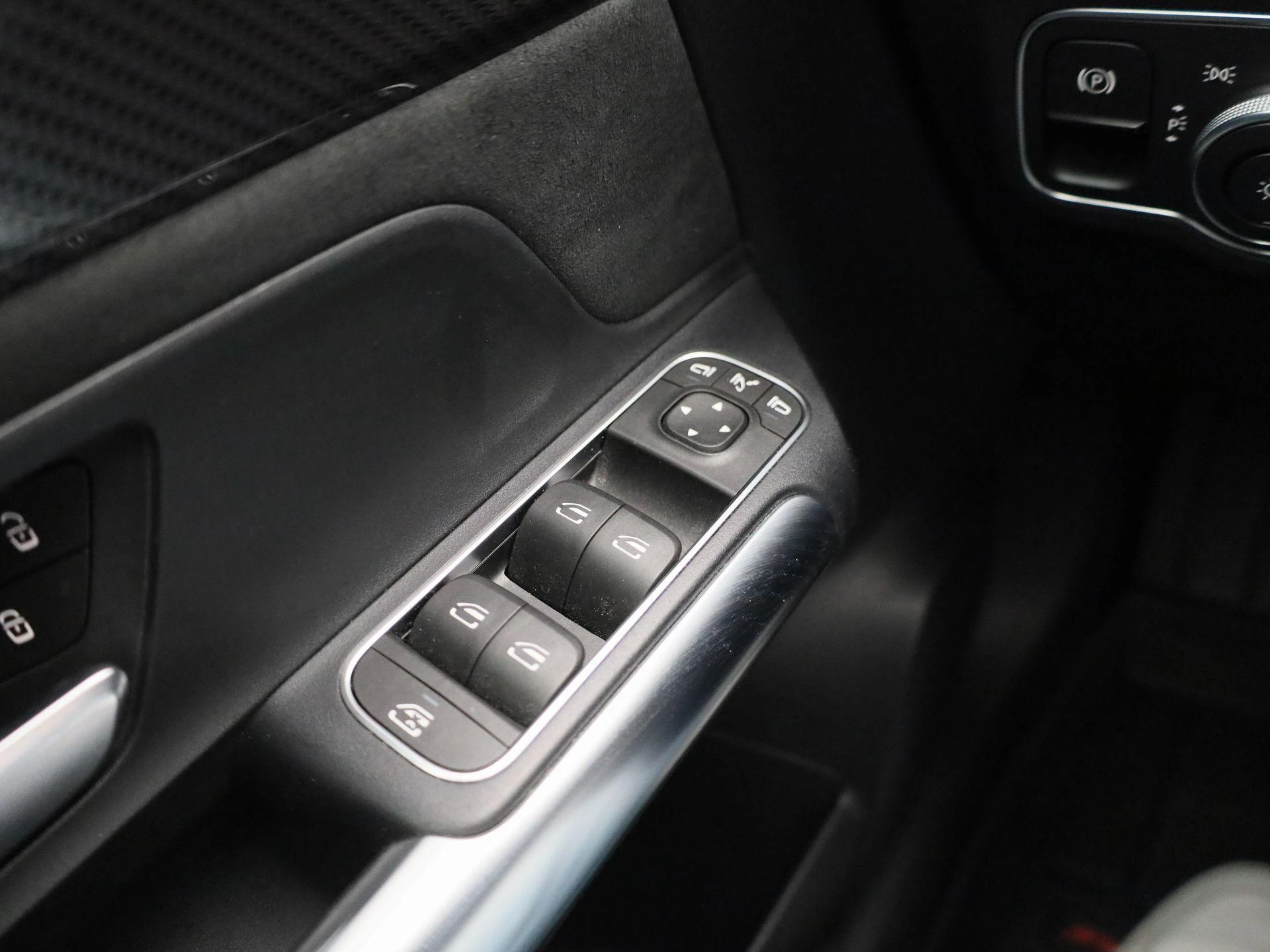 Mercedes-Benz-B-Klasse-image-21