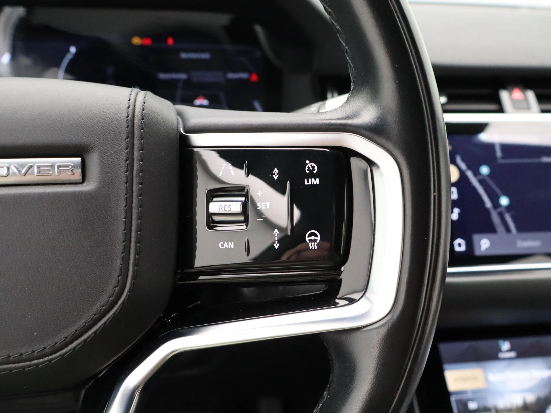 Land Rover-Range Rover Evoque-image-19