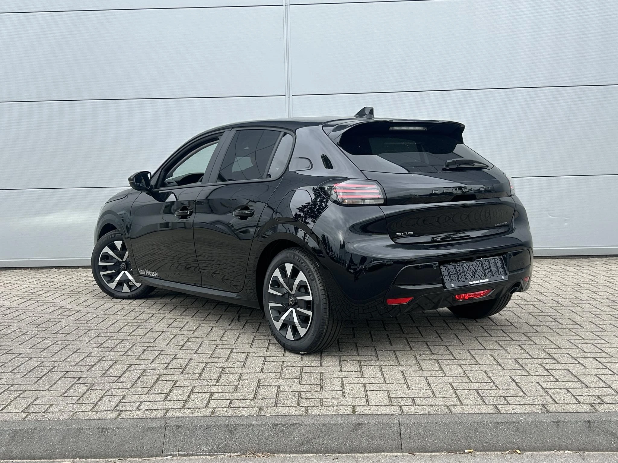 Peugeot-208-image-3