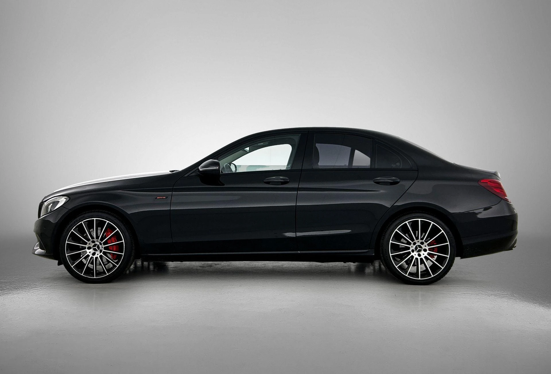 Mercedes-Benz-C-Klasse-image-1