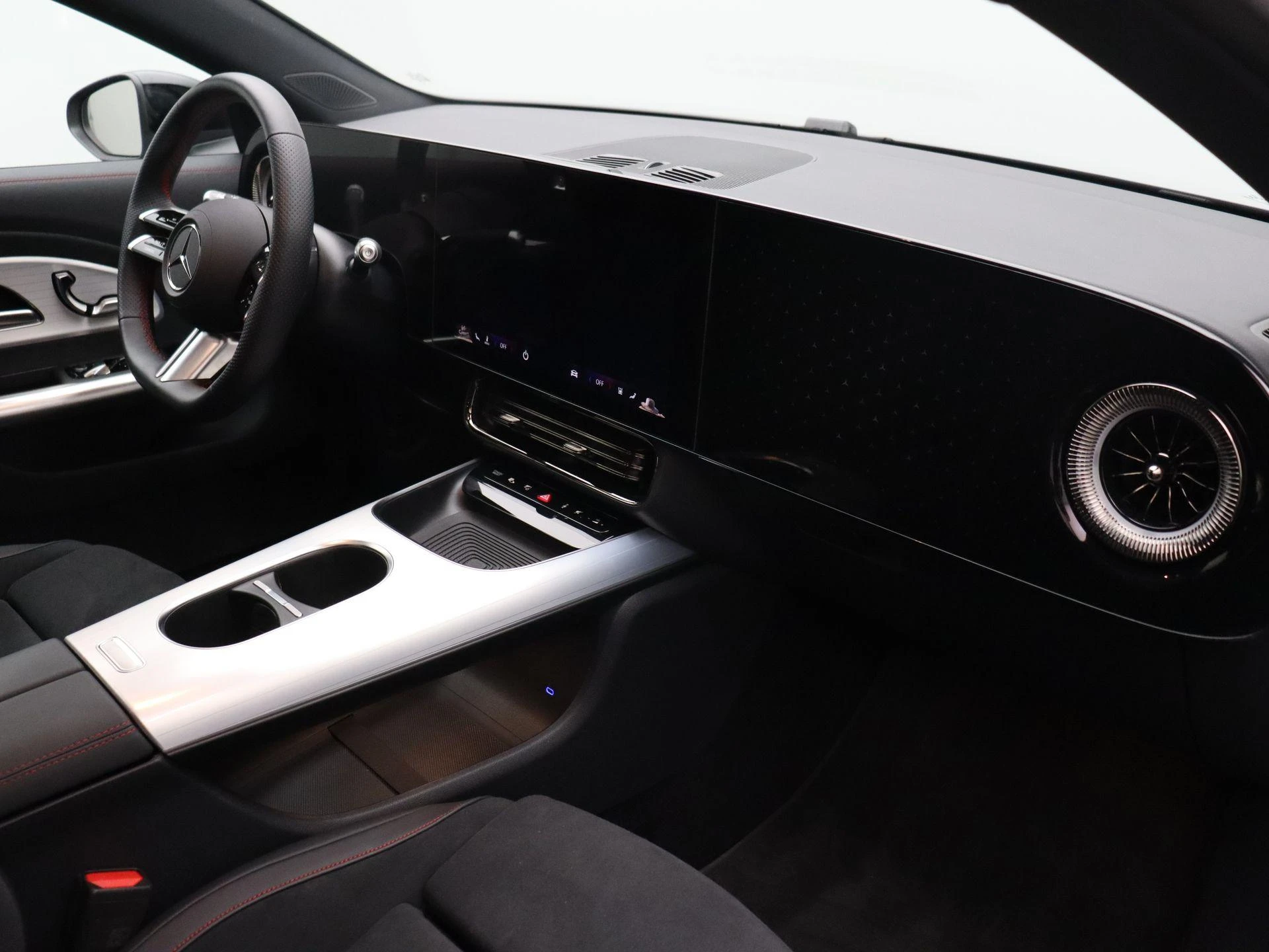 Mercedes-Benz-CLA-image-21