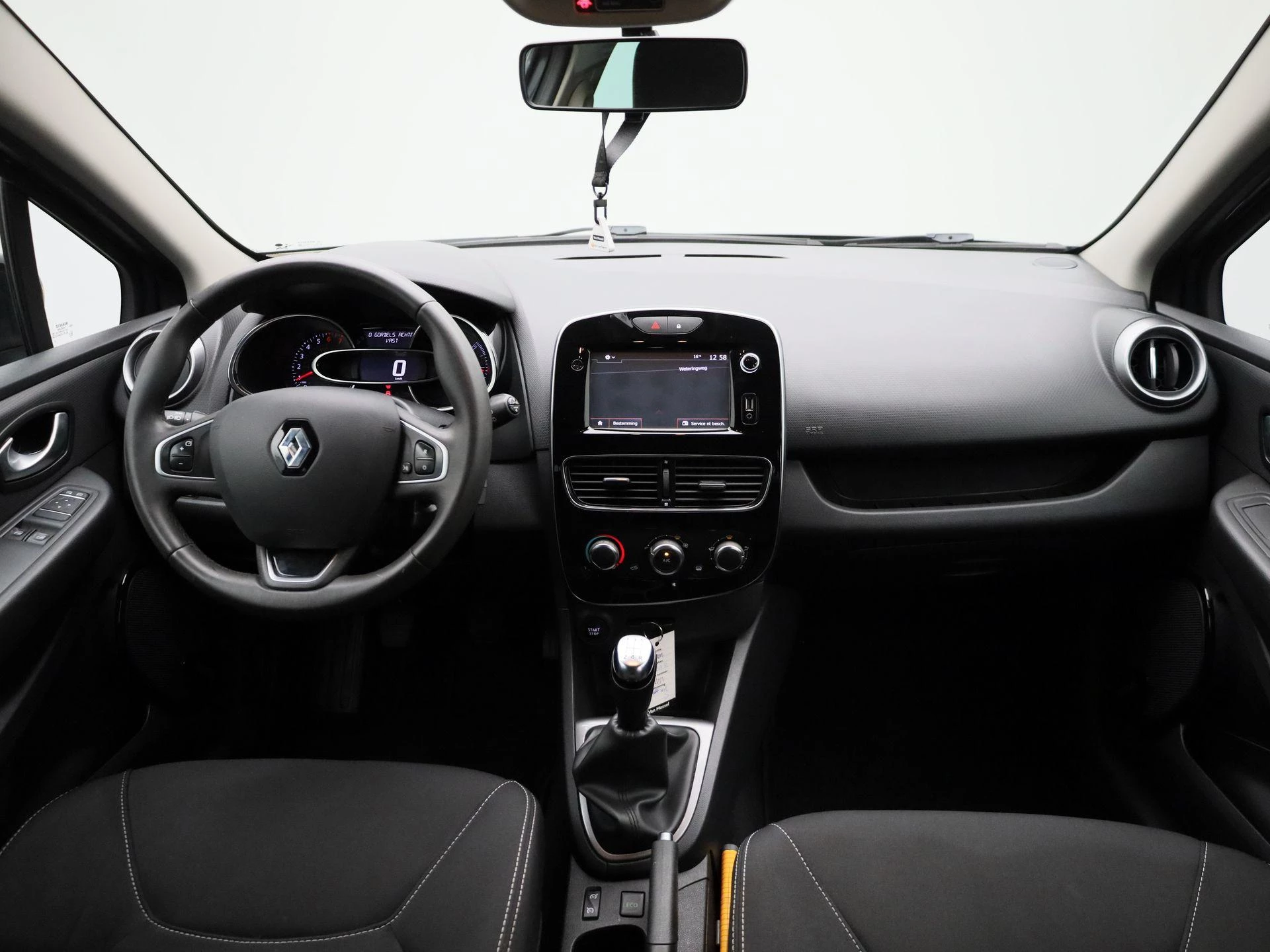 Renault-Clio-image-33