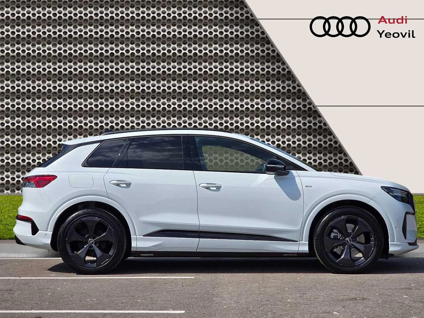 Audi-Q4 e-tron-image-3