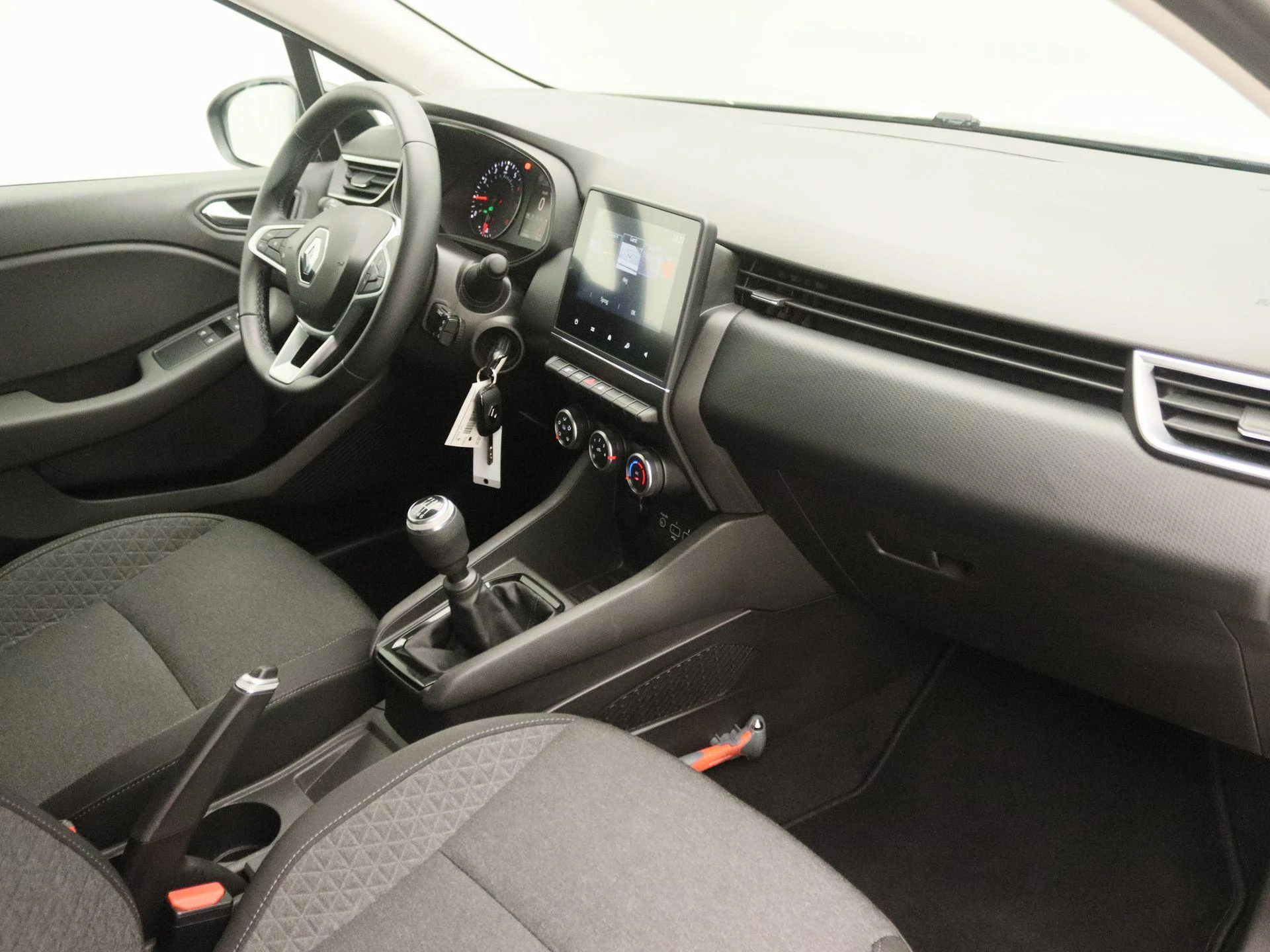 Renault-Clio-image-23