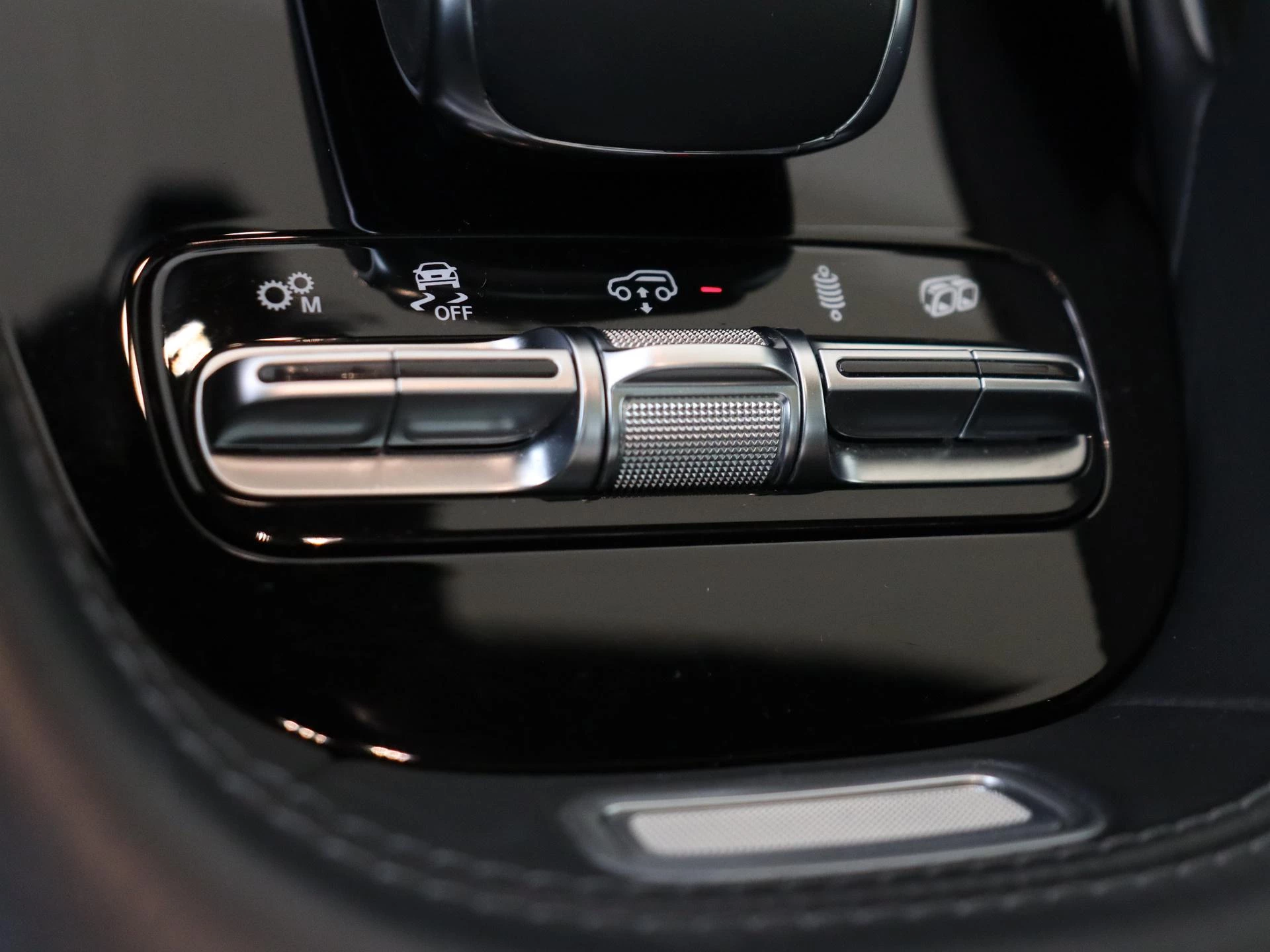 Mercedes-Benz-GLE-image-30