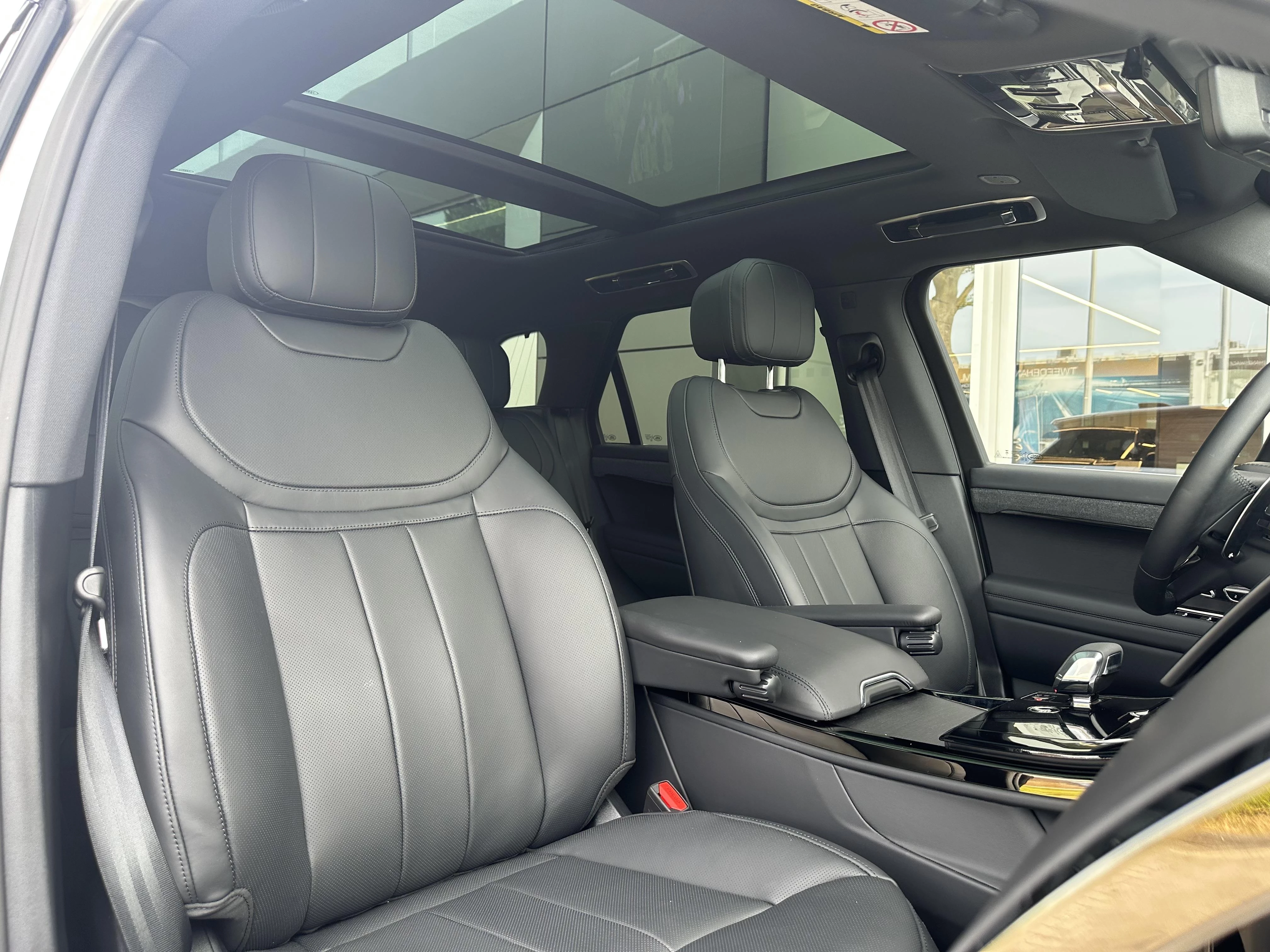 Land Rover-Range Rover Sport-image-2