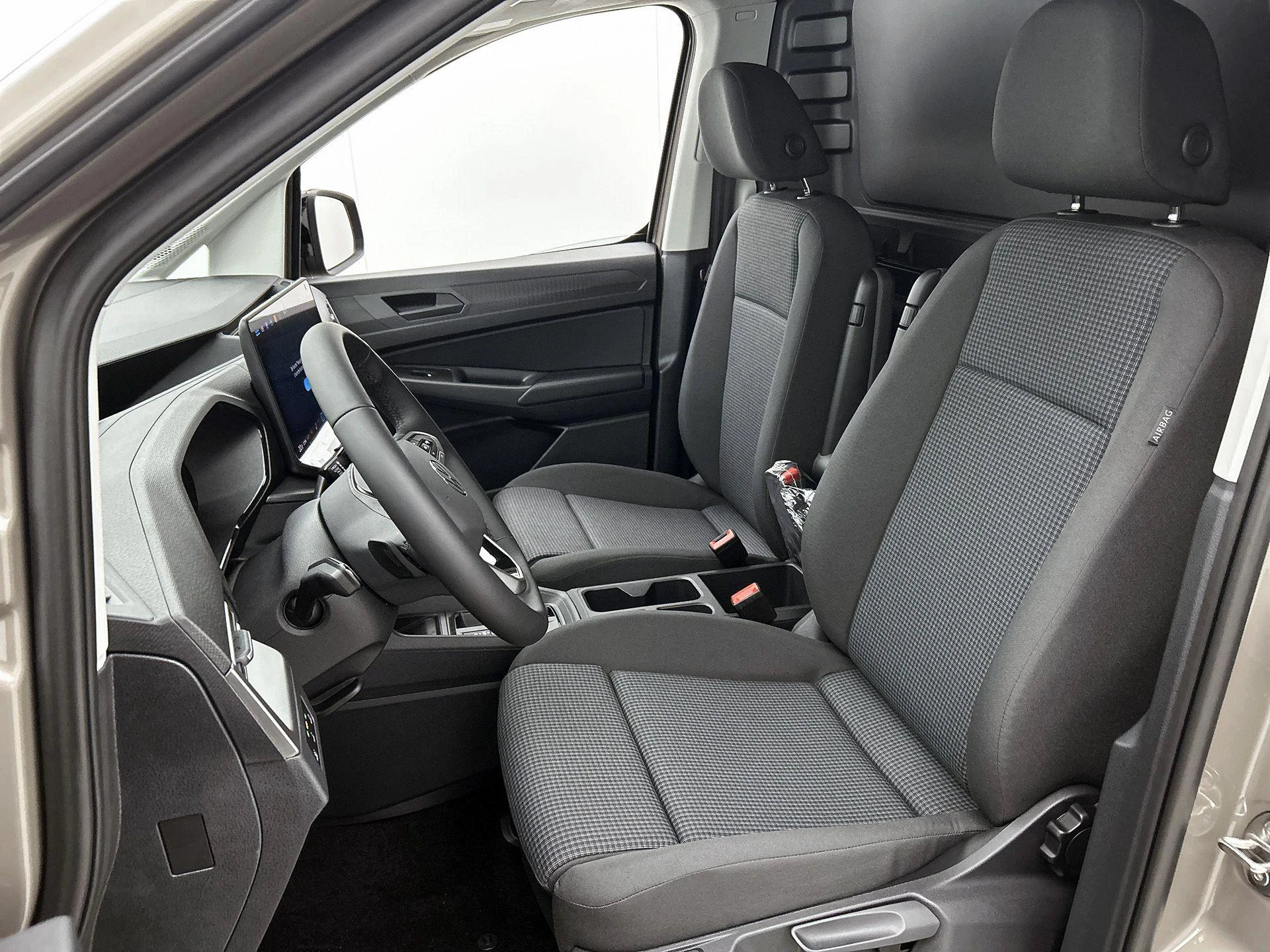 Volkswagen-Caddy-image-39