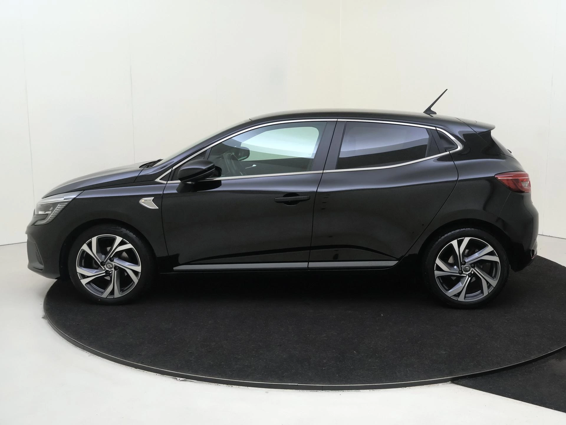 Renault-Clio-image-7