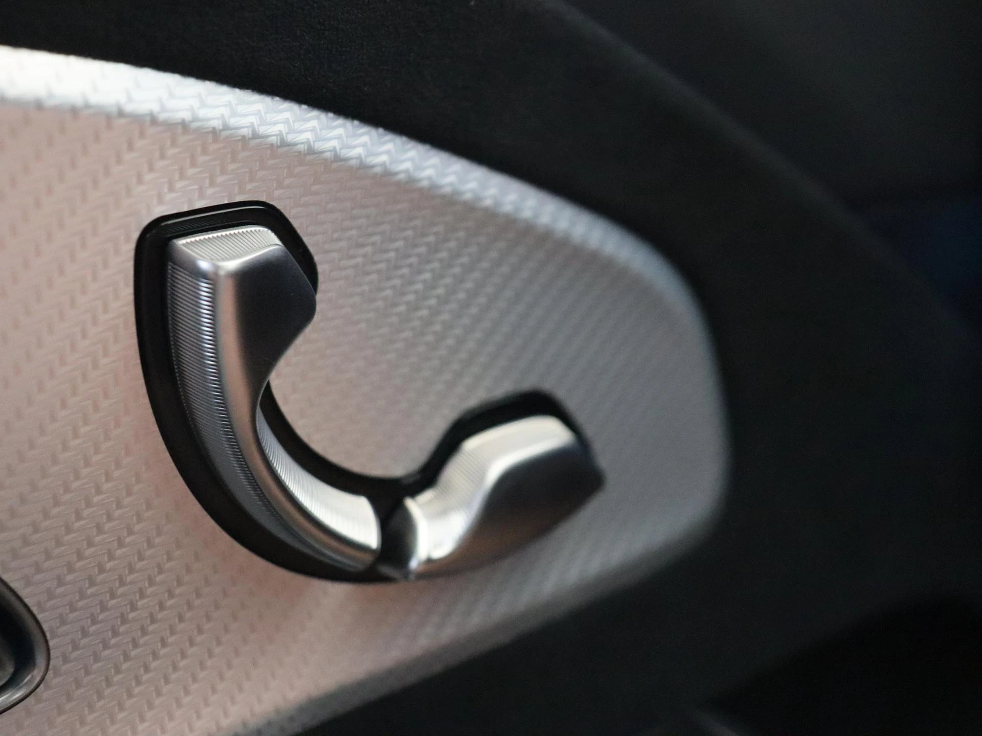 Mercedes-Benz-CLA-image-23