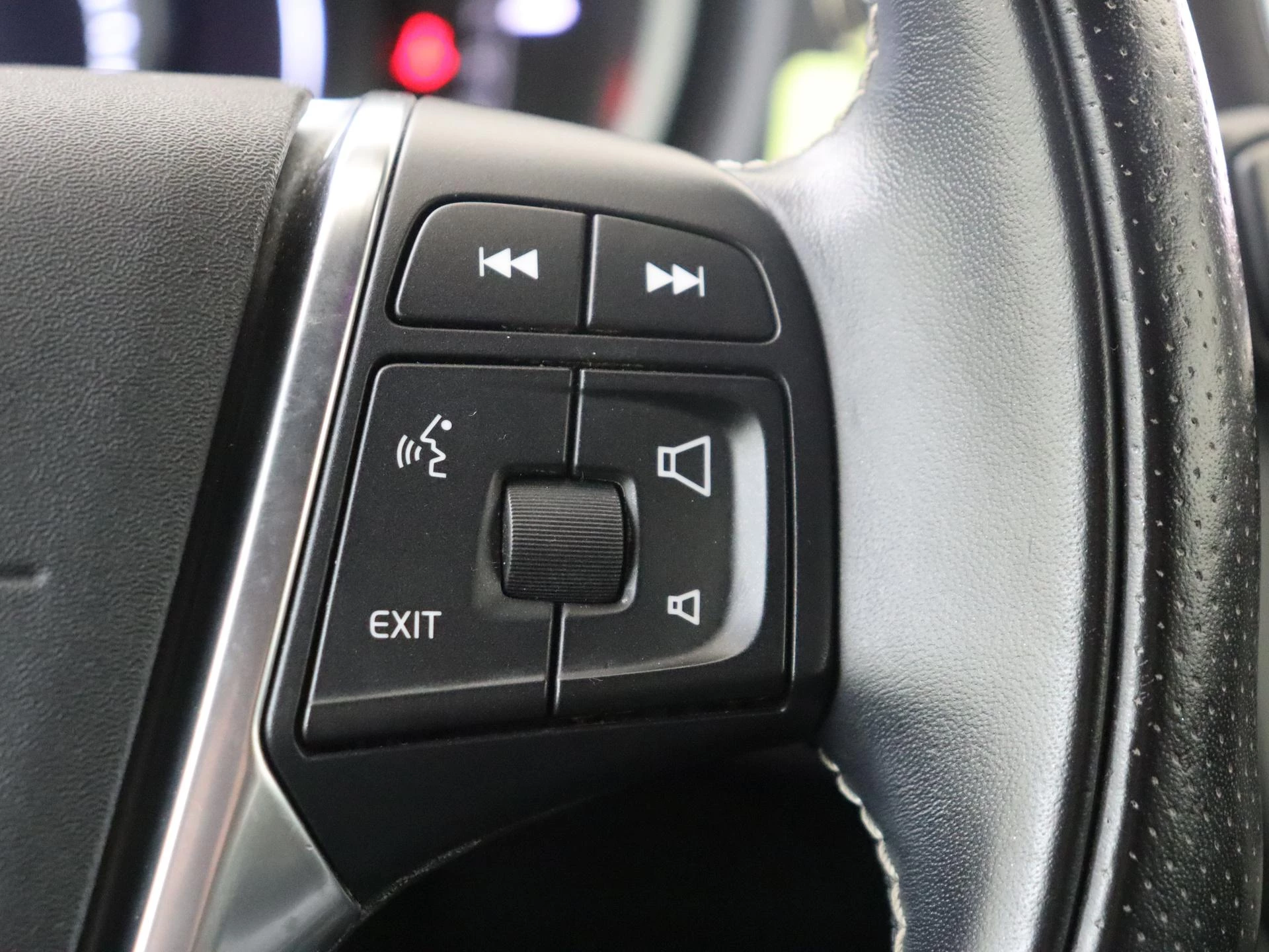 Volvo-V40-image-13
