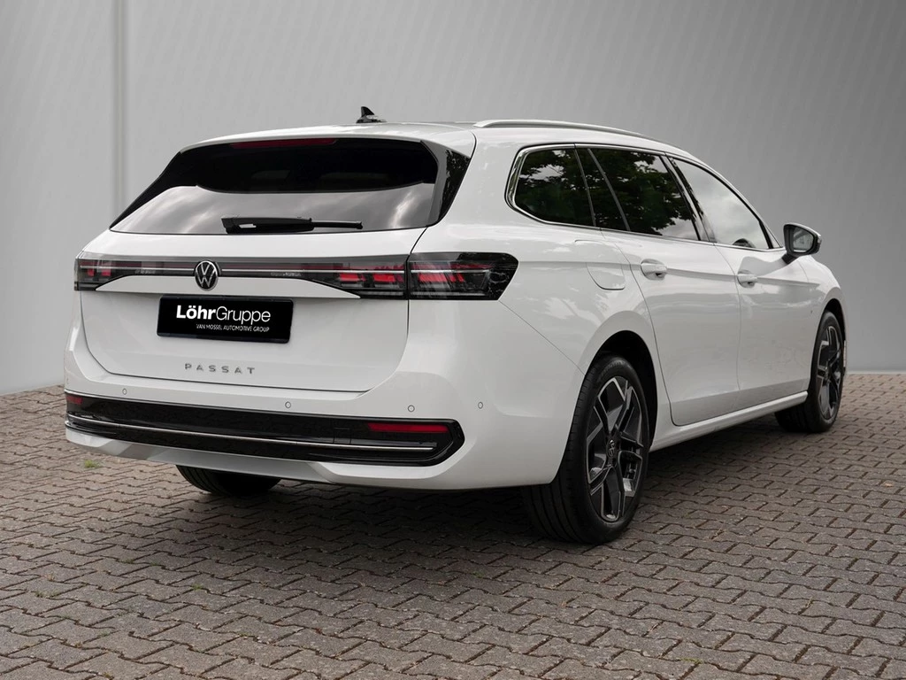Volkswagen Passat Variant 2.0 TDI DSG Elegance *IQ-Light*Leder*Navi*Head-up*Panorama*AHK*DCC*Trailer-Assist*uvm