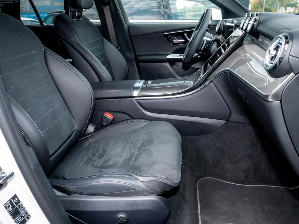 Mercedes-Benz-GLC 300 d-image-11