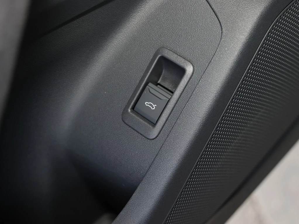 Audi Q6 e-tron SUV performance 225 kW