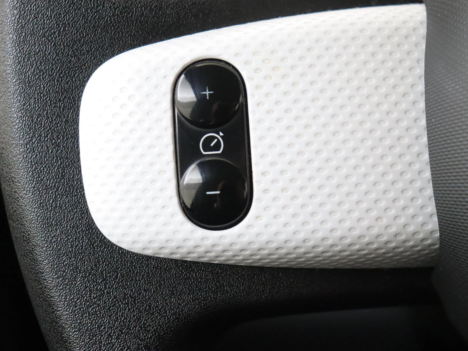 Renault-Twingo-image-16