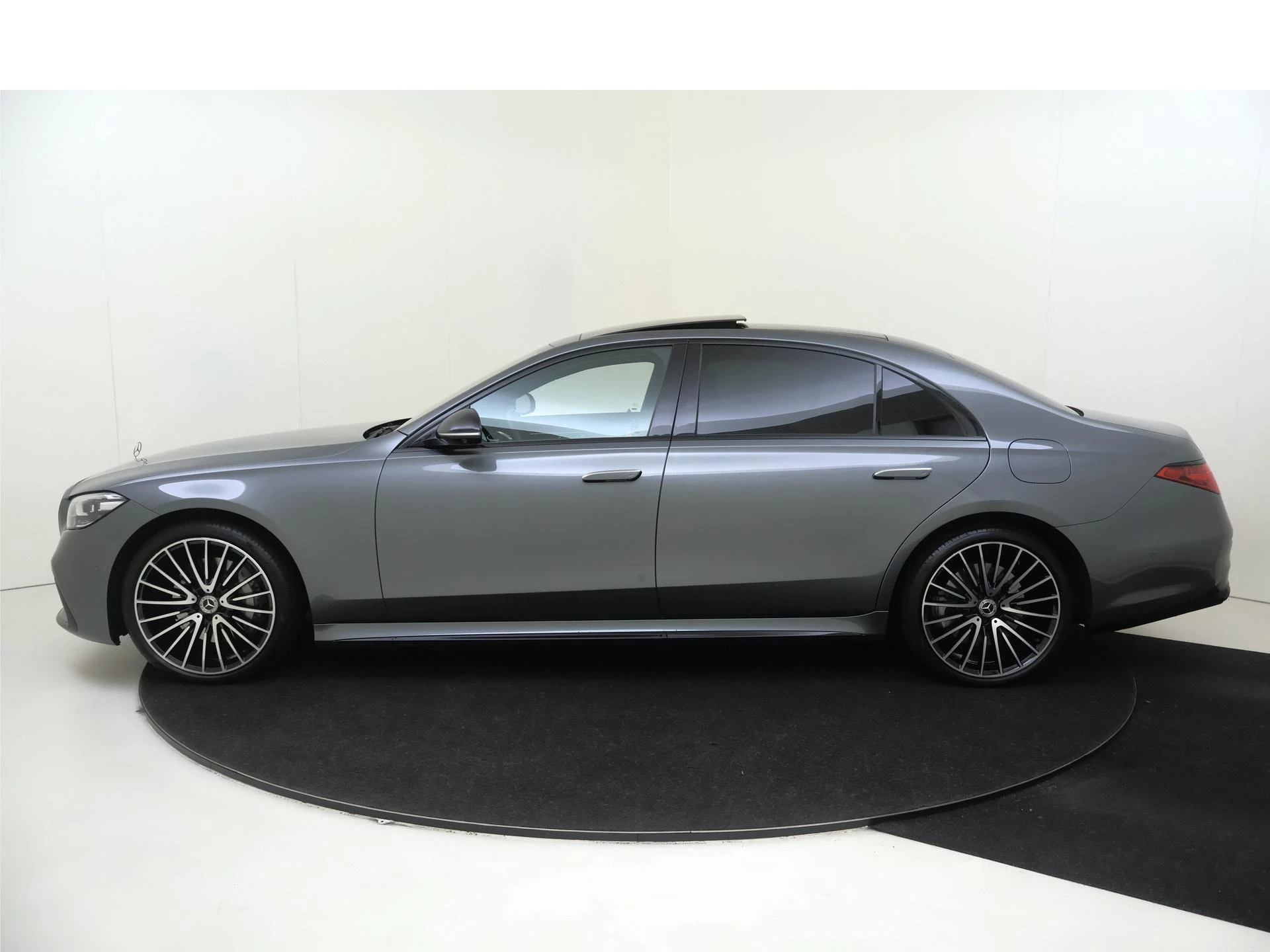 Mercedes-Benz-S-Klasse-image-9