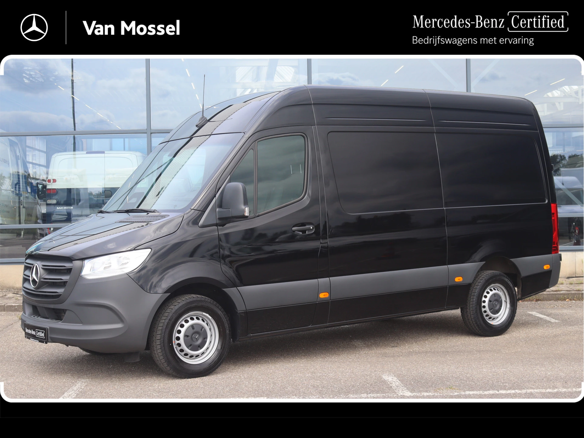 Mercedes-Benz-Sprinter-image-0
