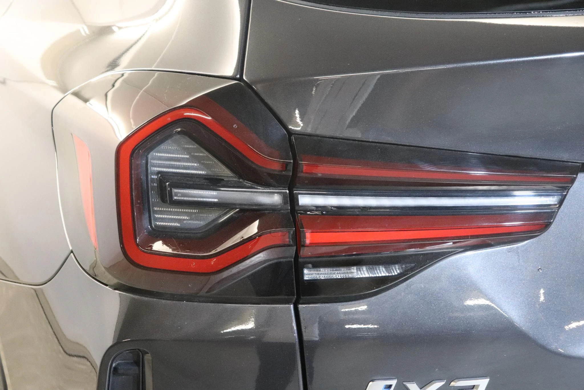 BMW-iX3-image-4