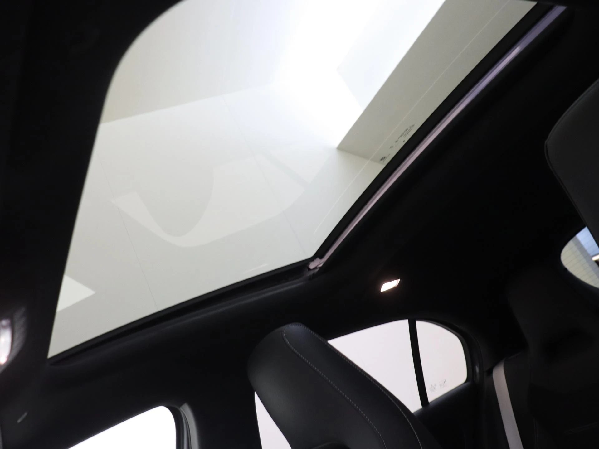 Mercedes-Benz A-Klasse 250 e Business Solution AMG