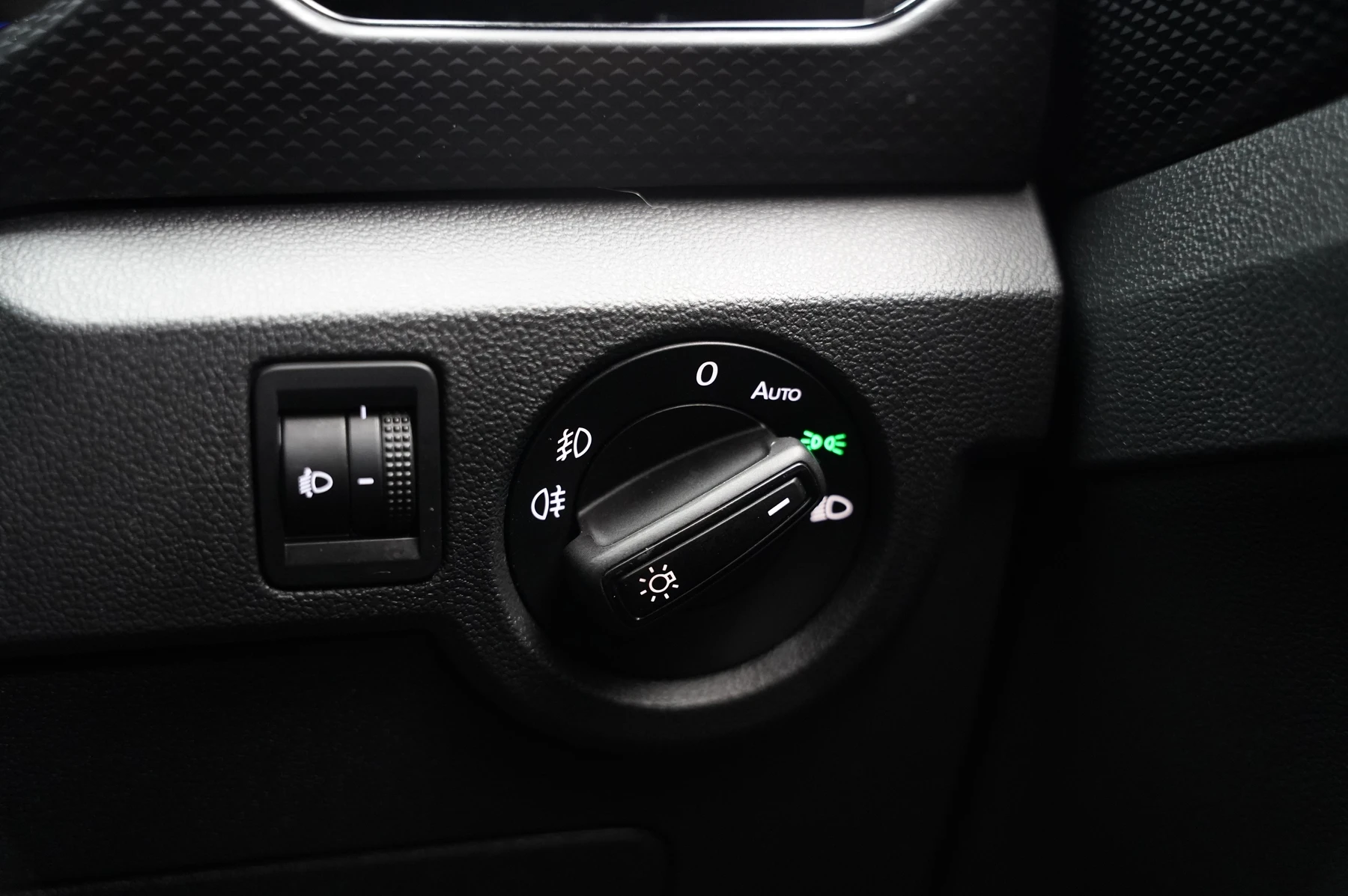 Volkswagen-T-Cross-image-18