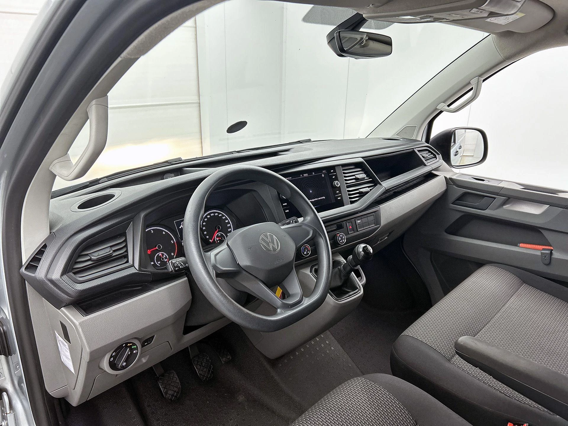Volkswagen Transporter 2.0 TDI L2H1 Comfortline 110PK