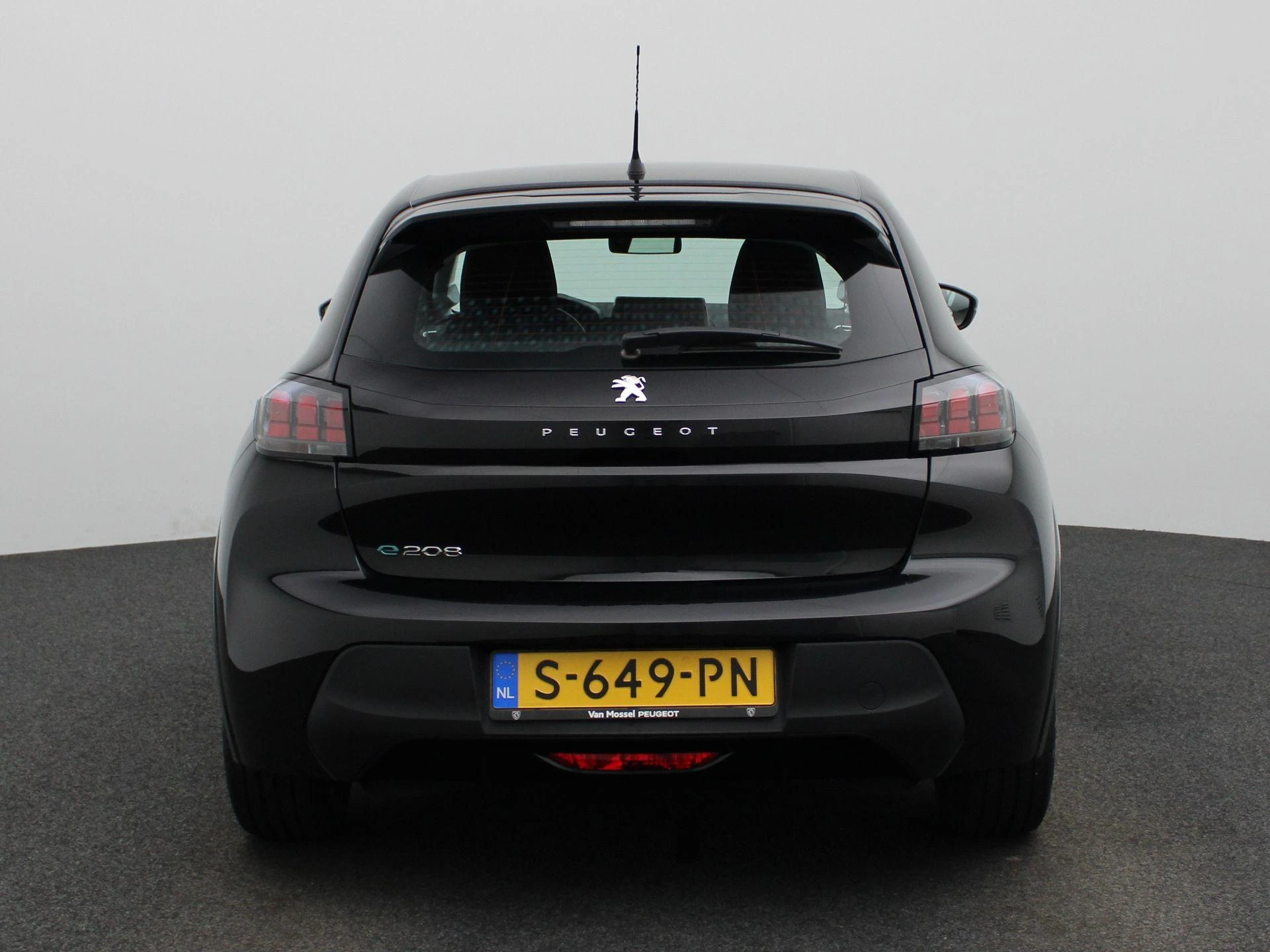 Peugeot-e-208-image-4