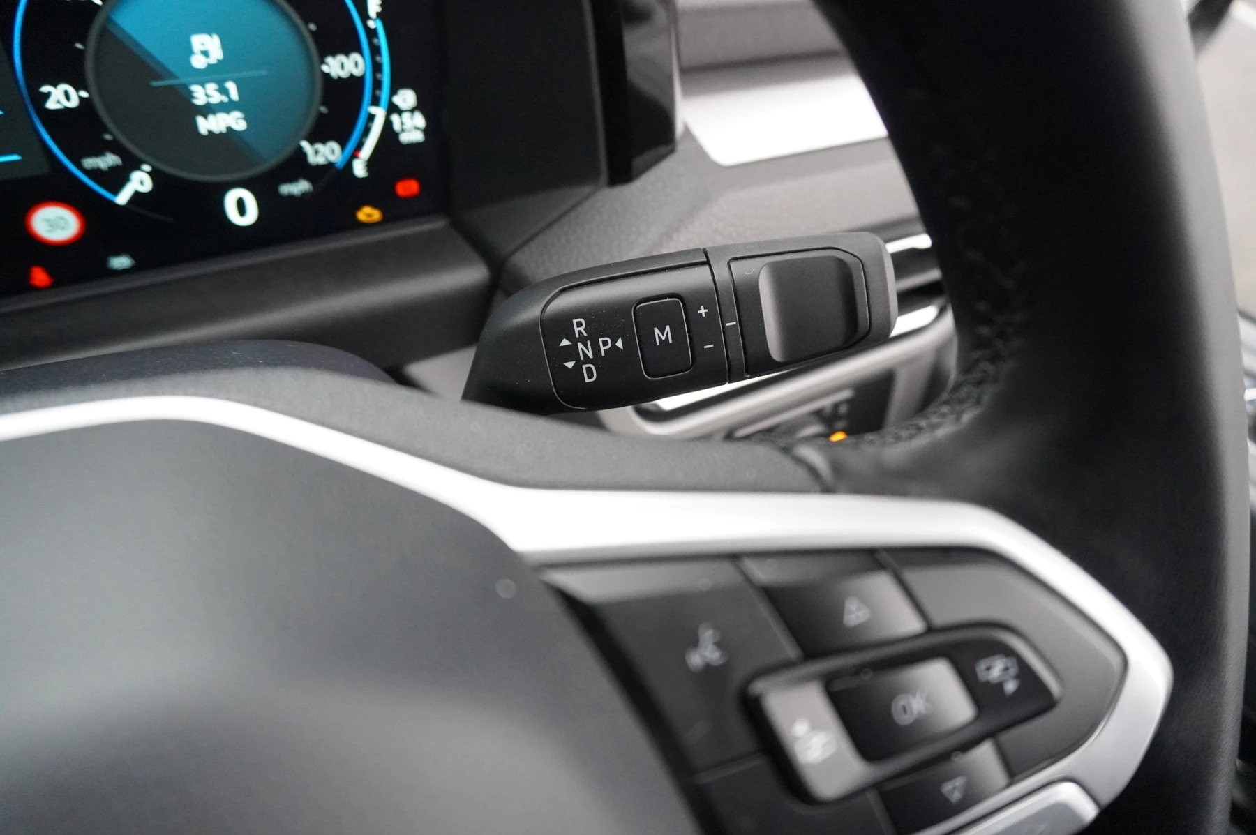 Volkswagen-Transporter-image-23