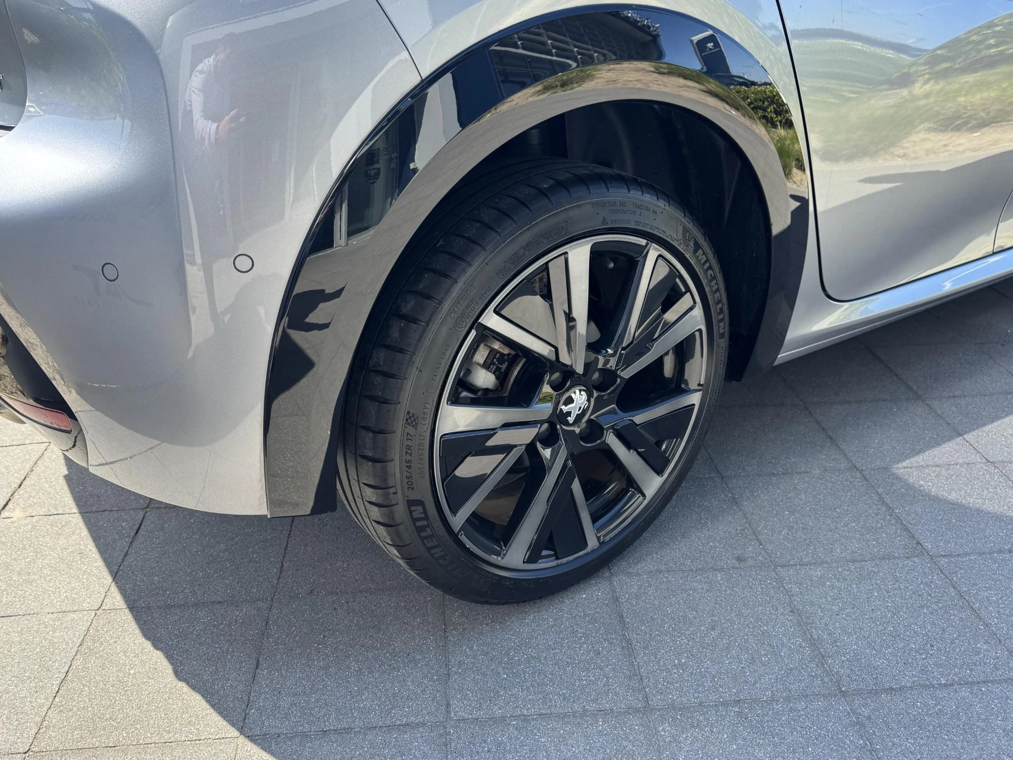 Peugeot-208-image-12