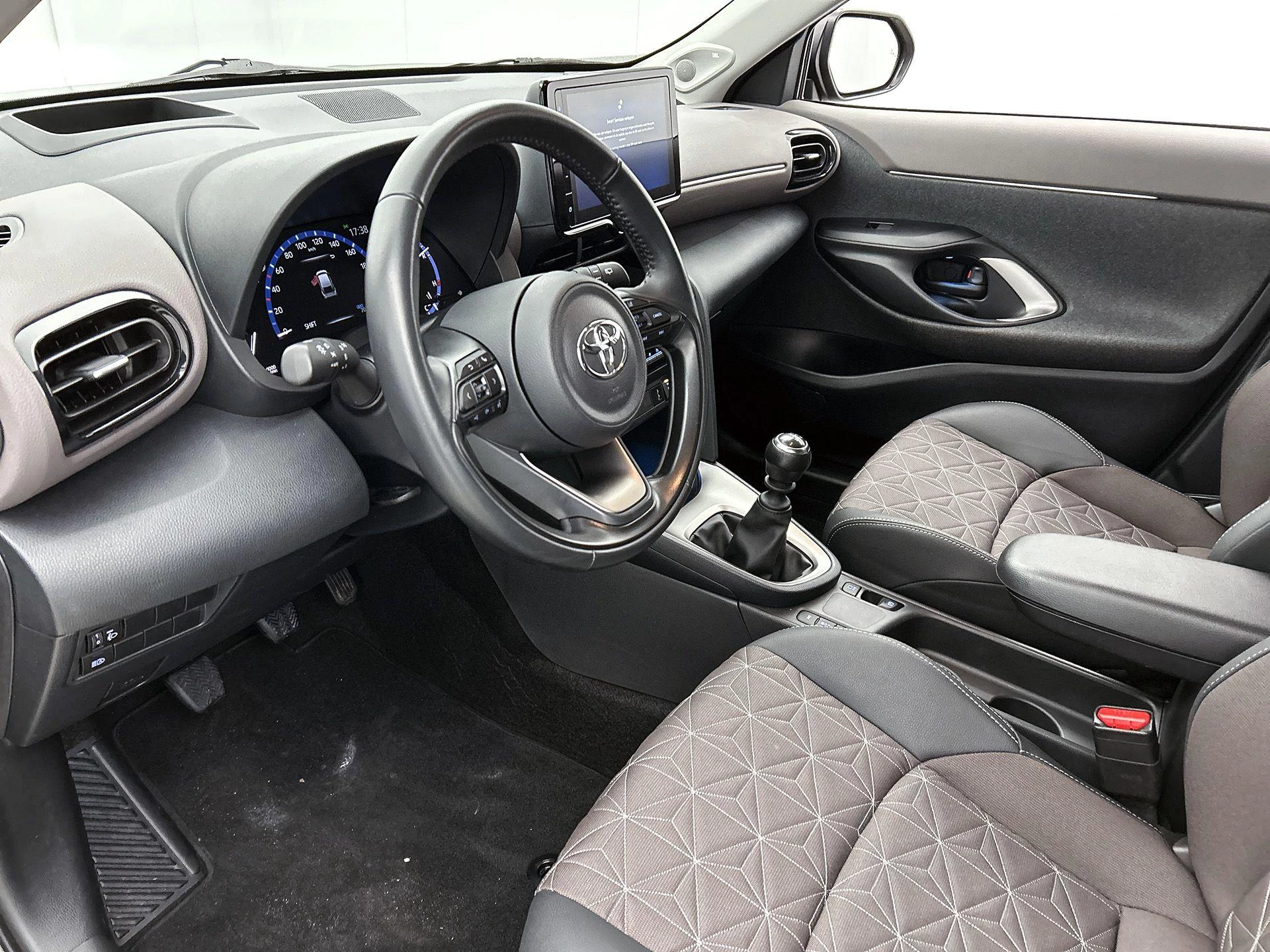 Toyota-Yaris Cross-image-21