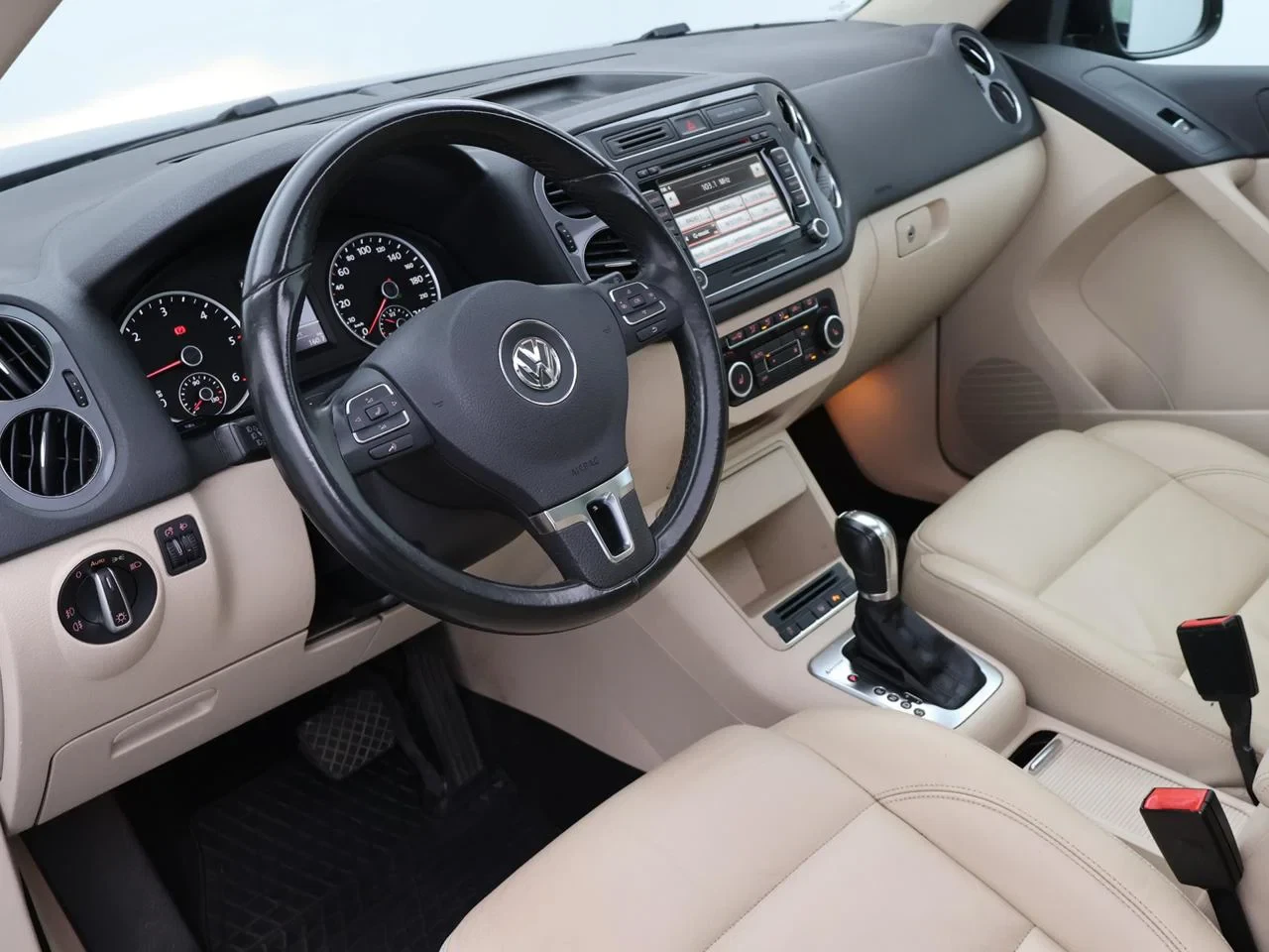 Volkswagen Tiguan Dsl Tiguan 2.0 CR TDi *4MOTION*DSG*NAVI*LEDER*PANO*TREKHAAK*...
