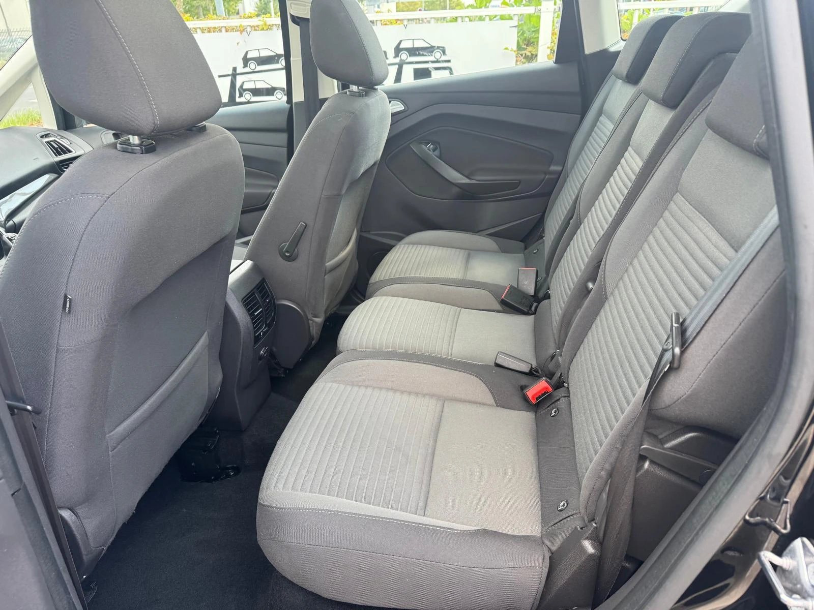 Ford-C-MAX-image-19