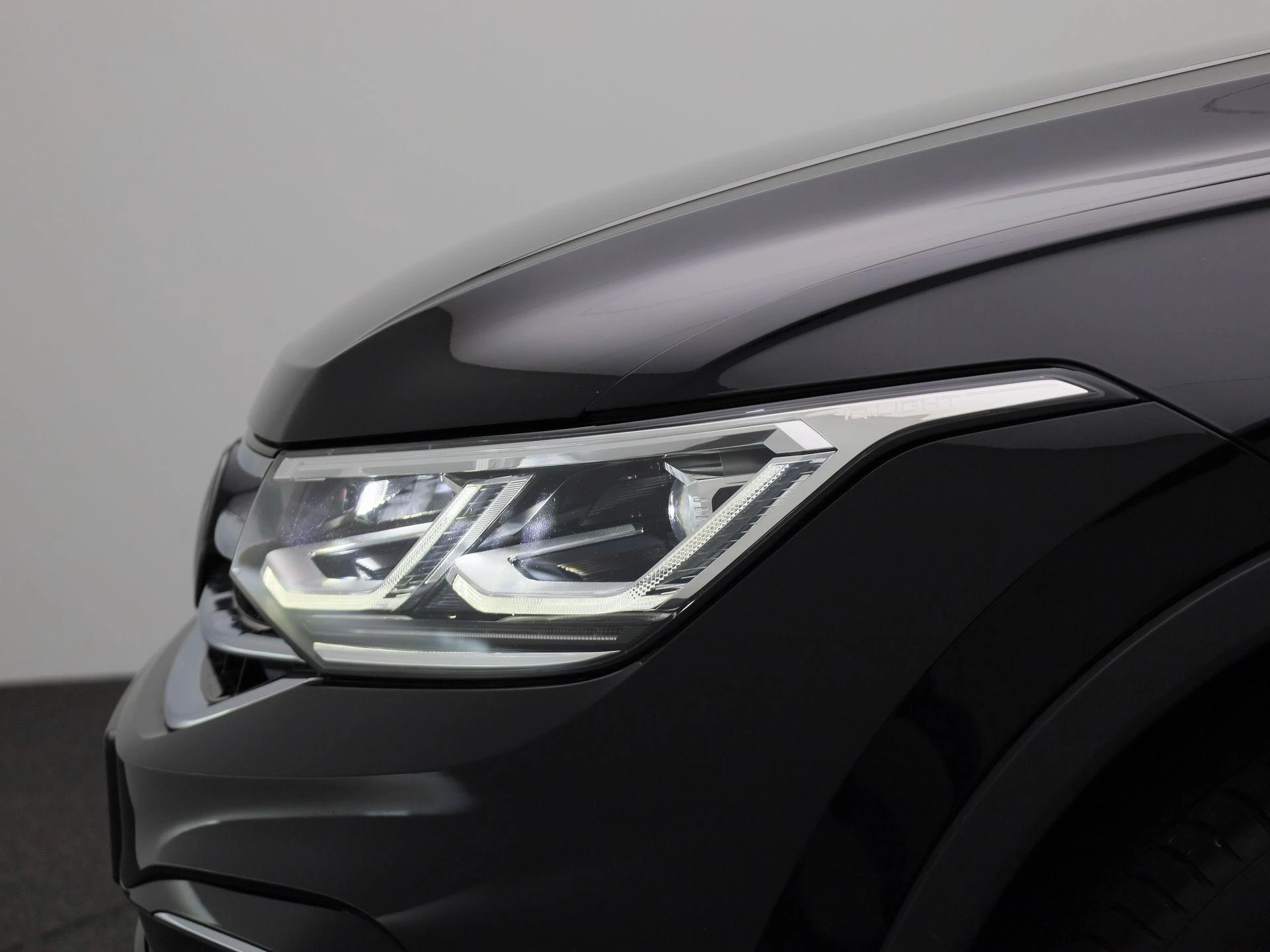 Volkswagen-Tiguan-image-15