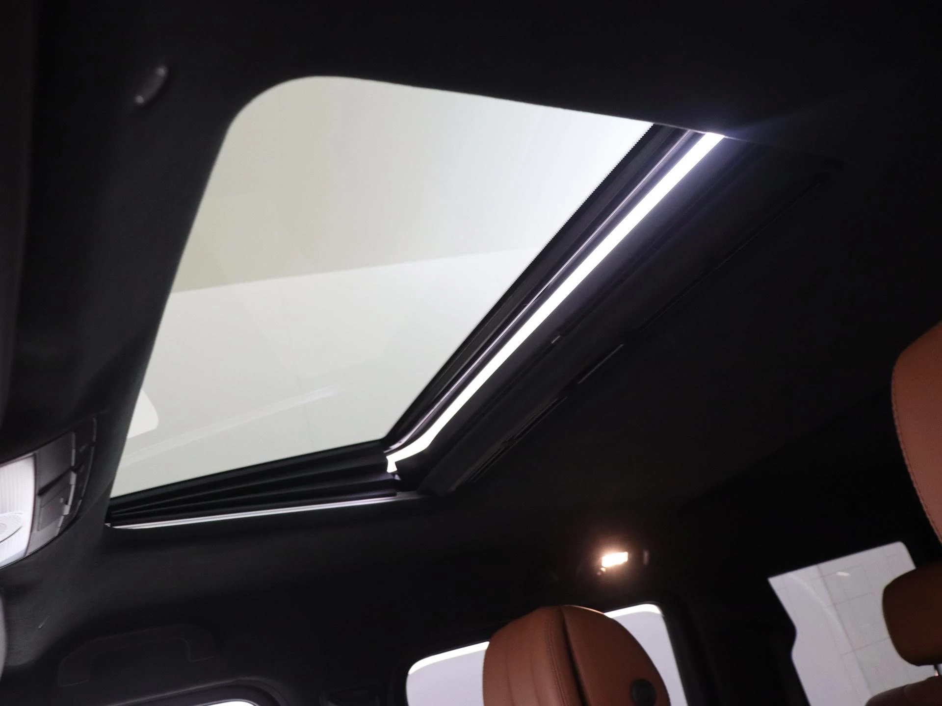 Mercedes-Benz-G-Klasse-image-37
