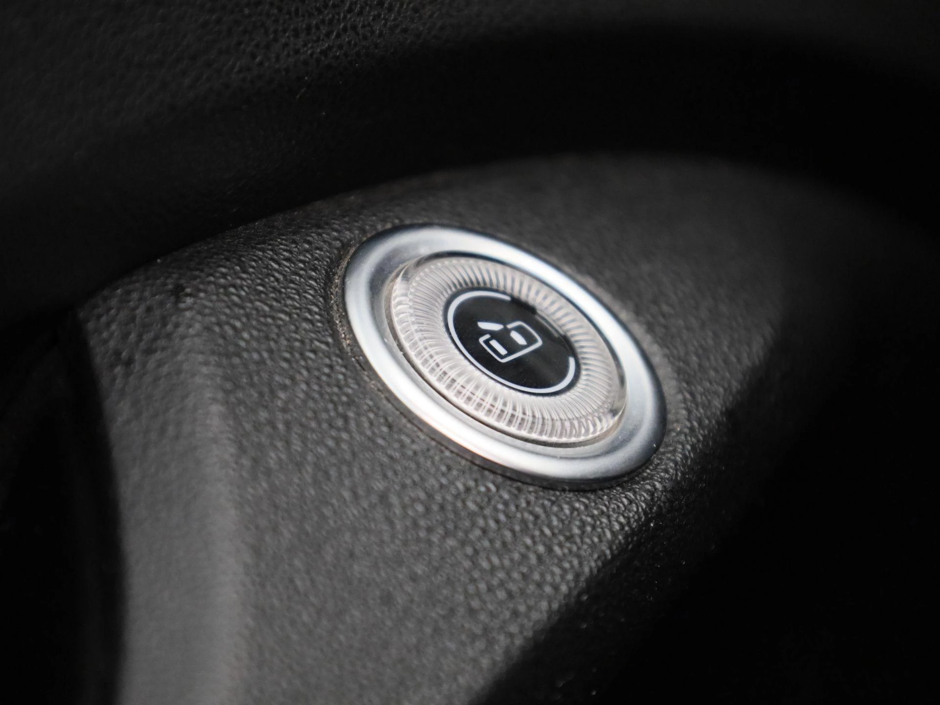 Abarth-500C-image-22