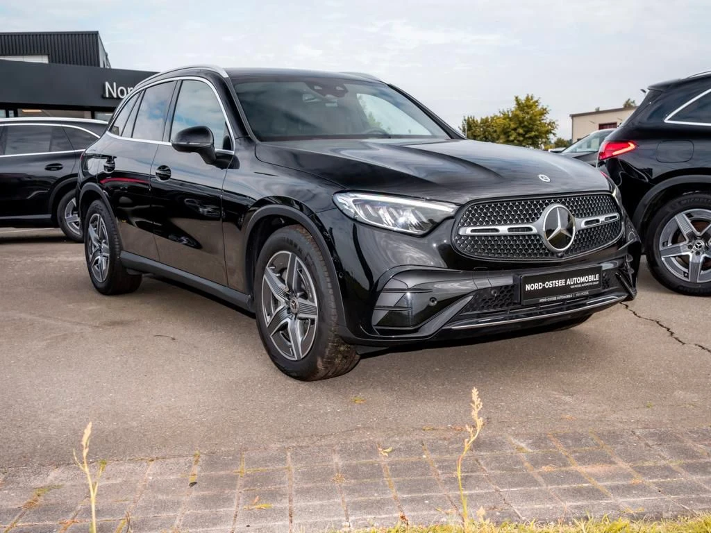 Mercedes-Benz-GLC 300 d-image-4