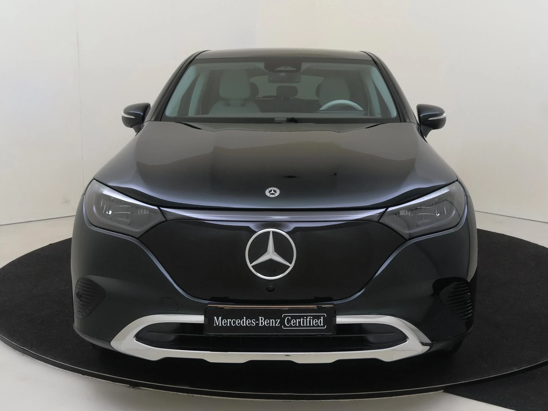 Mercedes-Benz-EQE-image-8