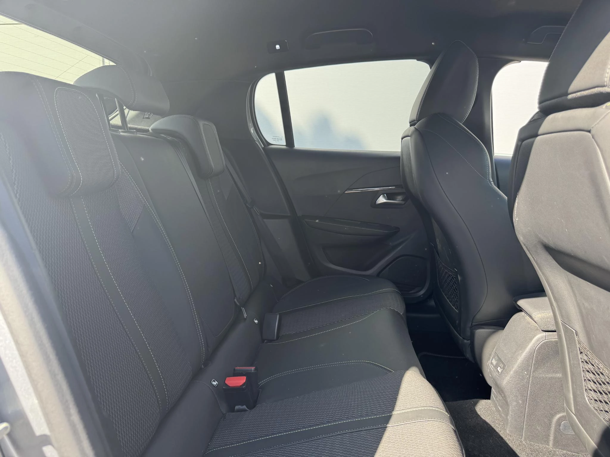 Peugeot-208-image-28