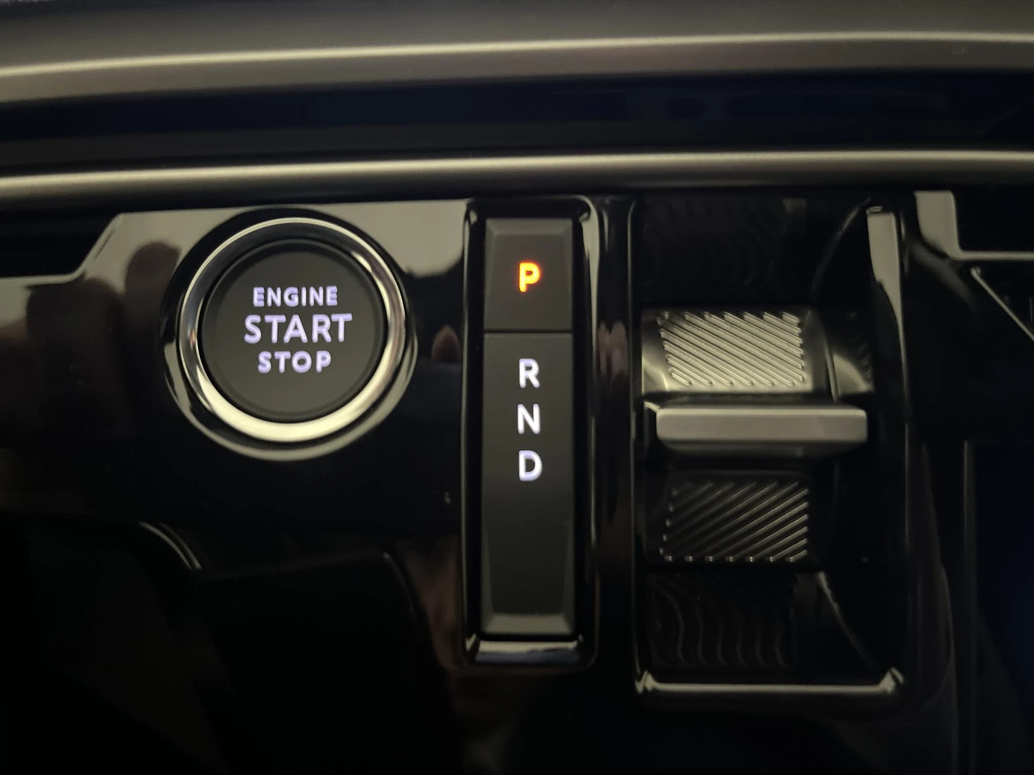 Peugeot-e-5008-image-13