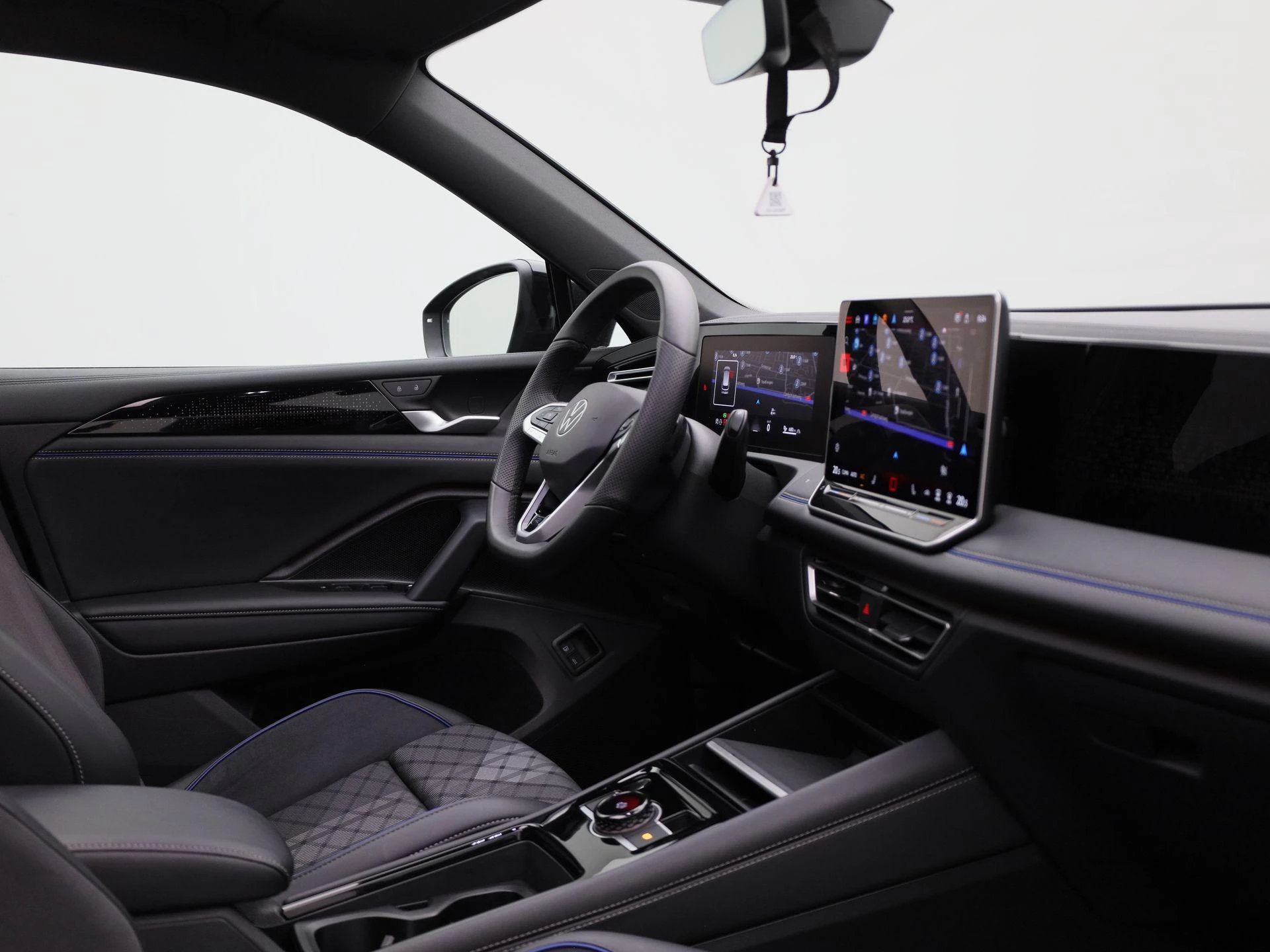 Volkswagen-Tiguan-image-39