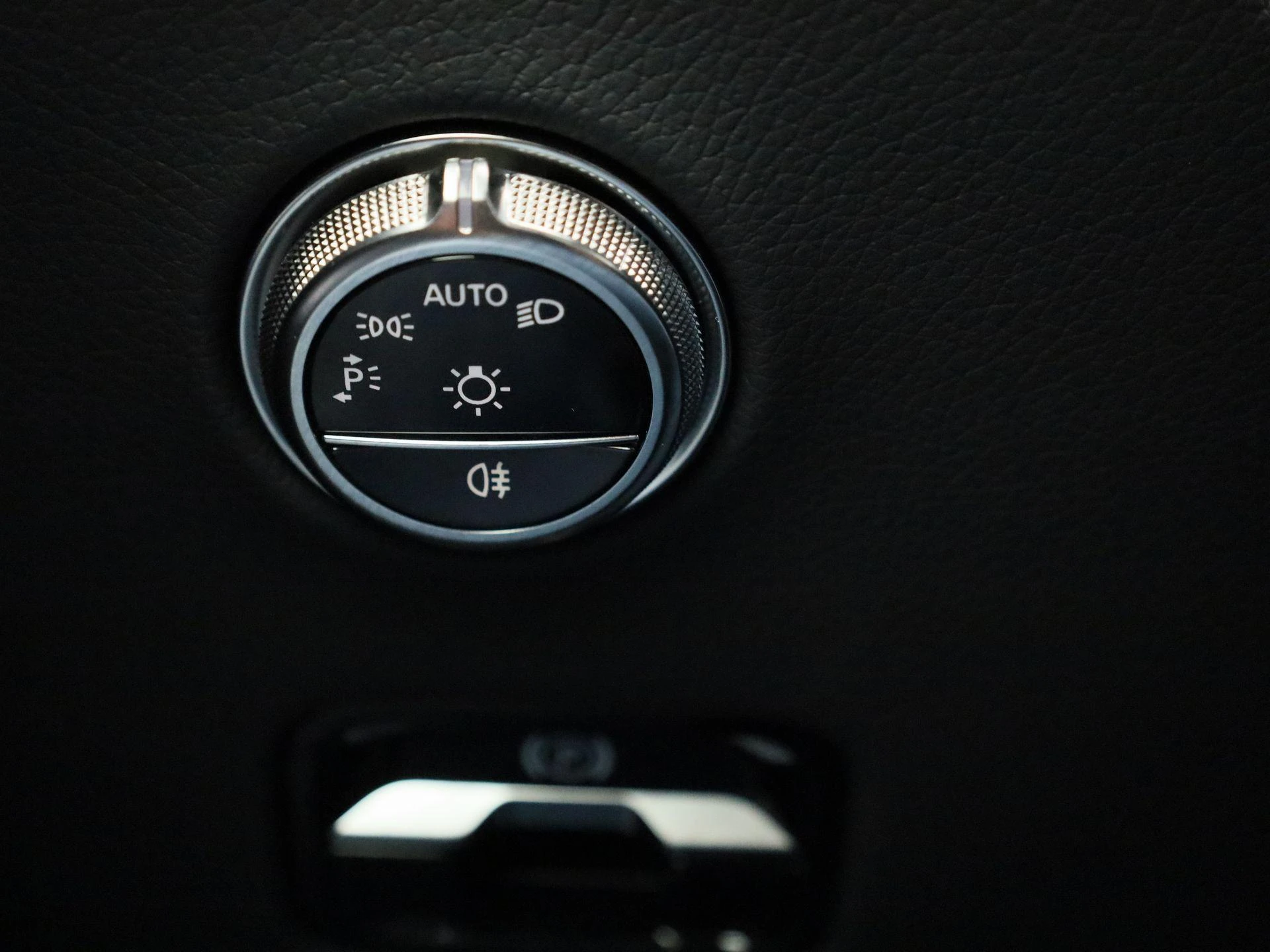 Mercedes-Benz-GLC-image-20