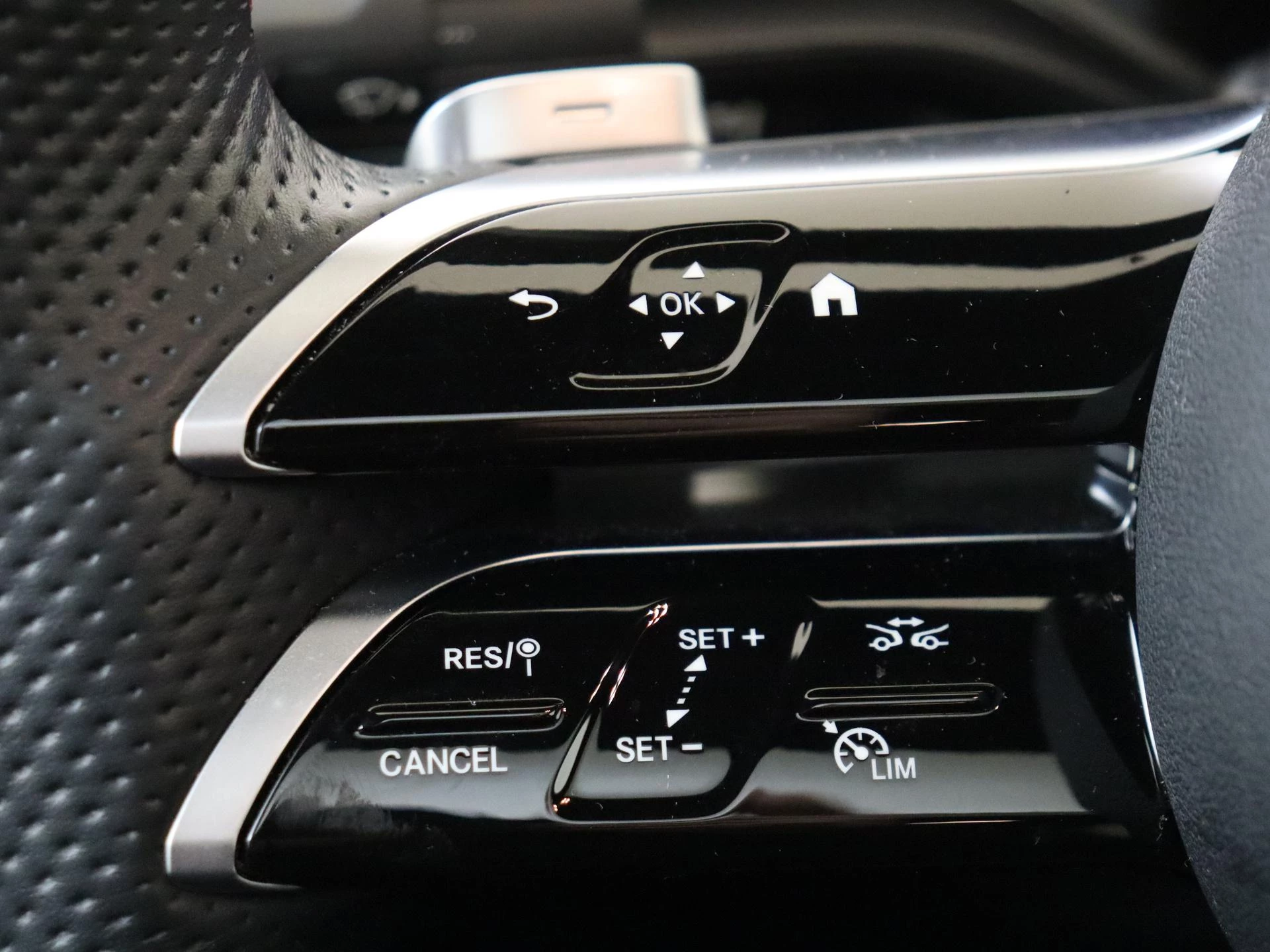 Mercedes-Benz-A-Klasse-image-15