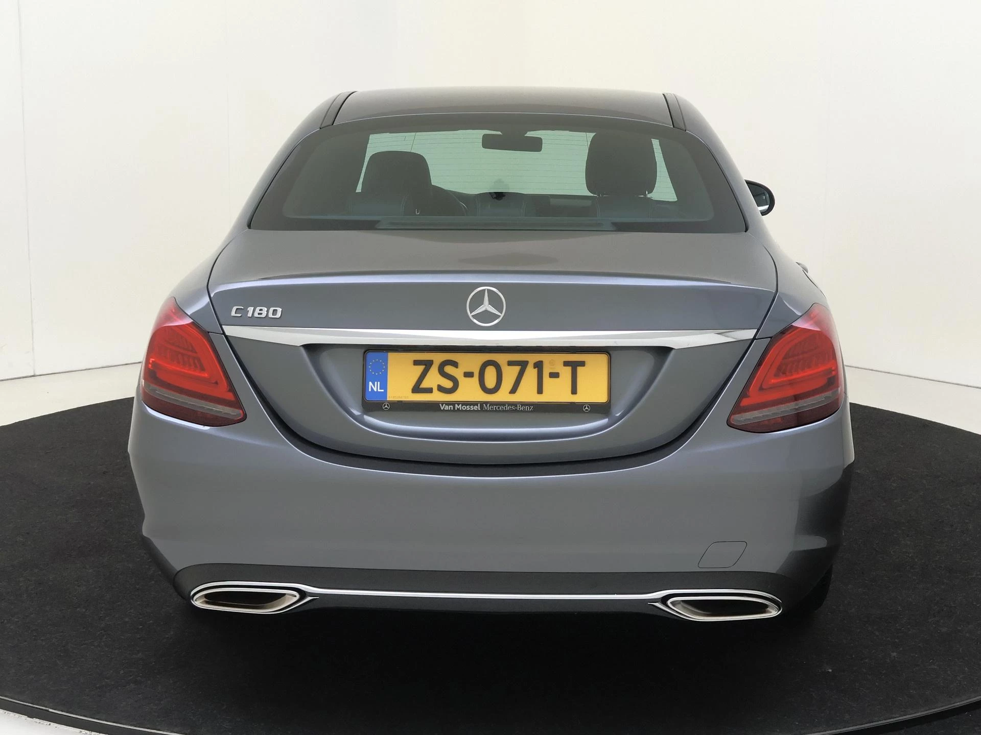 Mercedes-Benz-C-Klasse-image-8