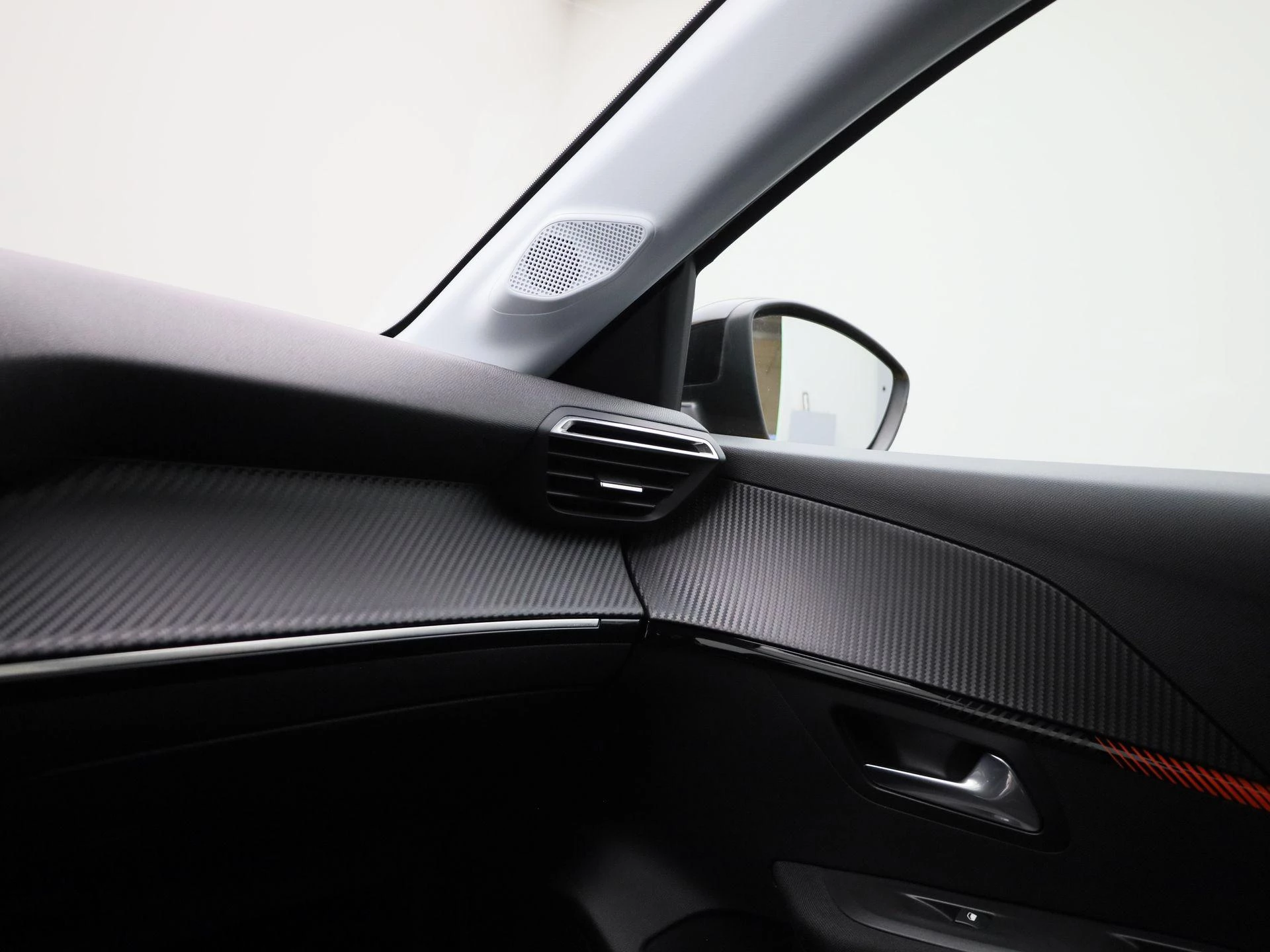 Peugeot-e-208-image-22