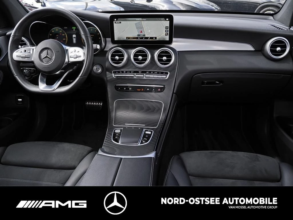 Mercedes-Benz GLC 300 de 4M AMG KAMERA PANO AHK NIGHT SOUND AMG LineX254 GLC 300 de 4M AMG KAMERA PANO AHK NIGHT SOUND AMG Line