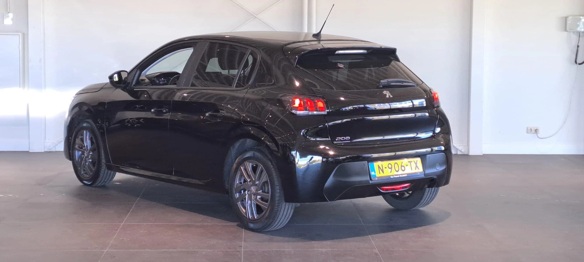 Peugeot-208-image-6