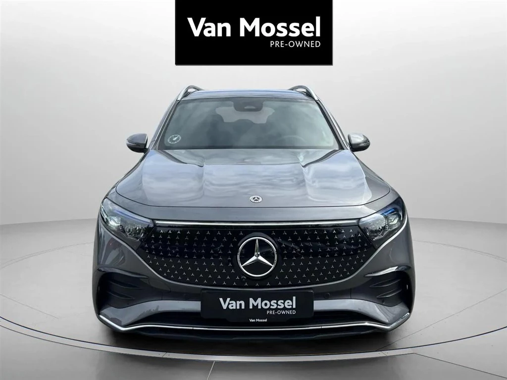 Mercedes-Benz-EQB-image-1